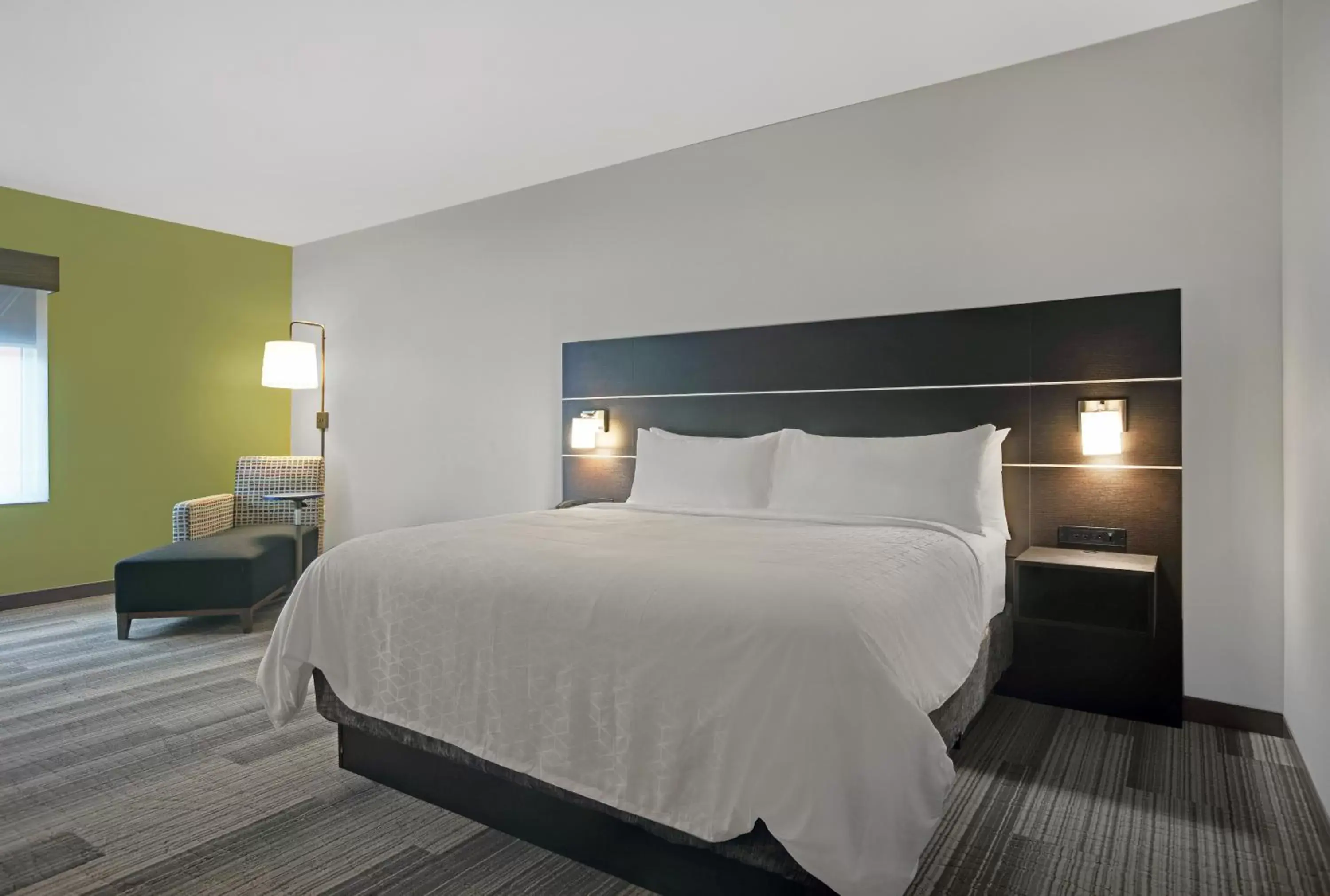 King Suite - Disability Access in Holiday Inn Express - Milwaukee Downtown by IHG King Suite - Disability Access in Holiday Inn Express - Milwaukee Downtown by IHG