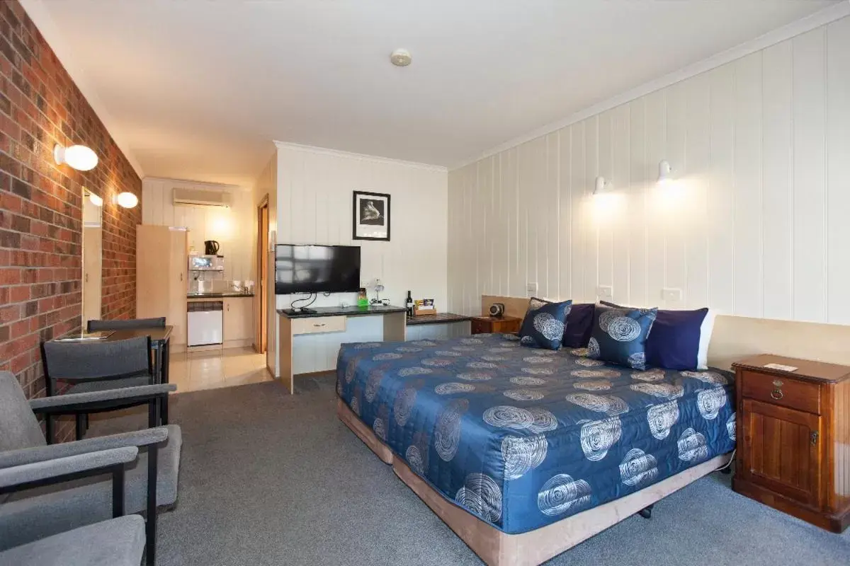 King Room - Disability Access in Ararat Motor Inn King Room - Disability Access in Ararat Motor Inn