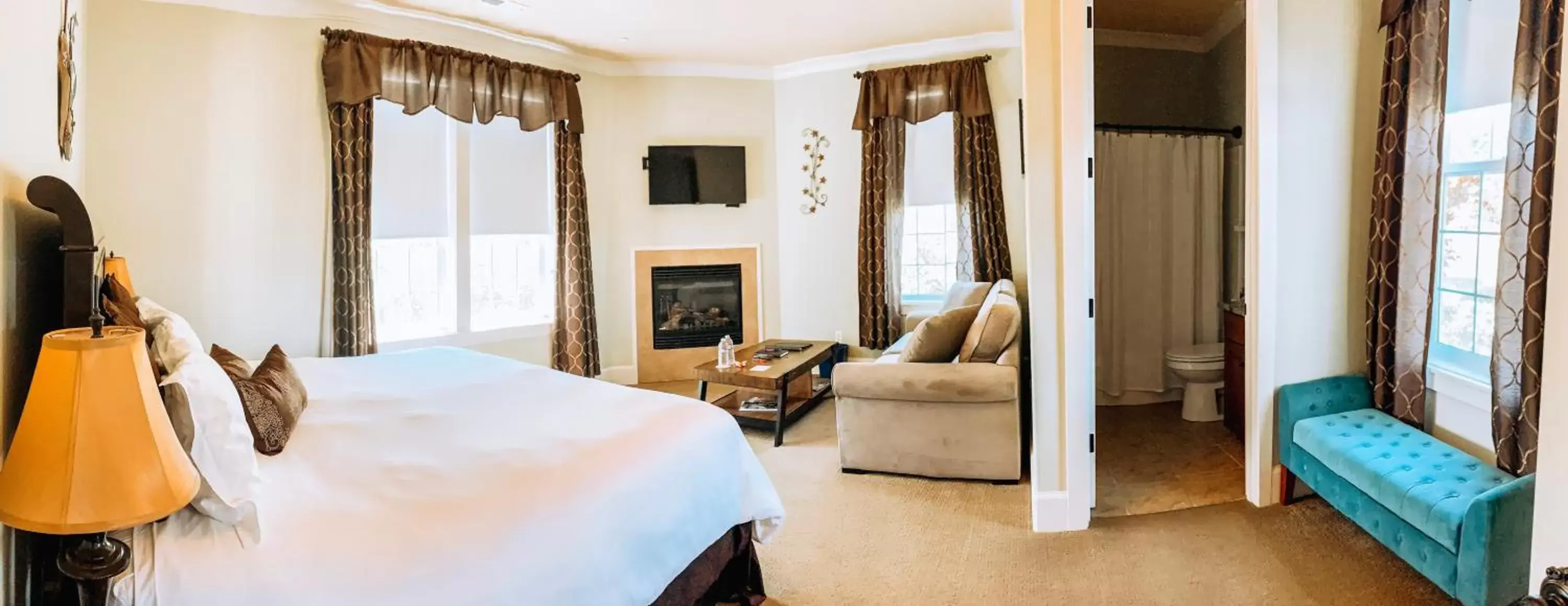 Superior Queen Room in La Bastide Bed and Breakfast Superior Queen Room in La Bastide Bed and Breakfast