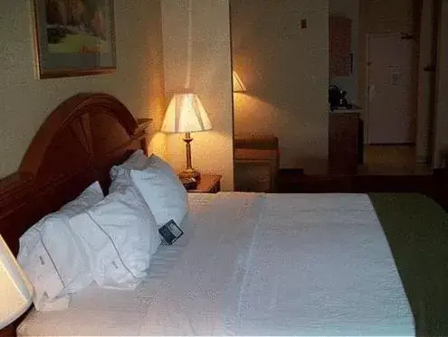 Holiday Inn Express Hotel & Suites Drums-Hazelton by IHG Holiday Inn Express Hotel & Suites Drums-Hazelton by IHG