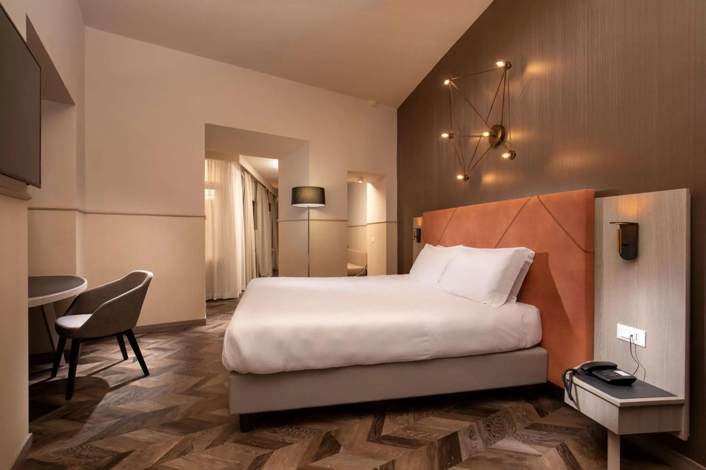 Junior Suite in Cosmopolita Hotel Rome, Tapestry Collection by Hilton Junior Suite in Cosmopolita Hotel Rome, Tapestry Collection by Hilton