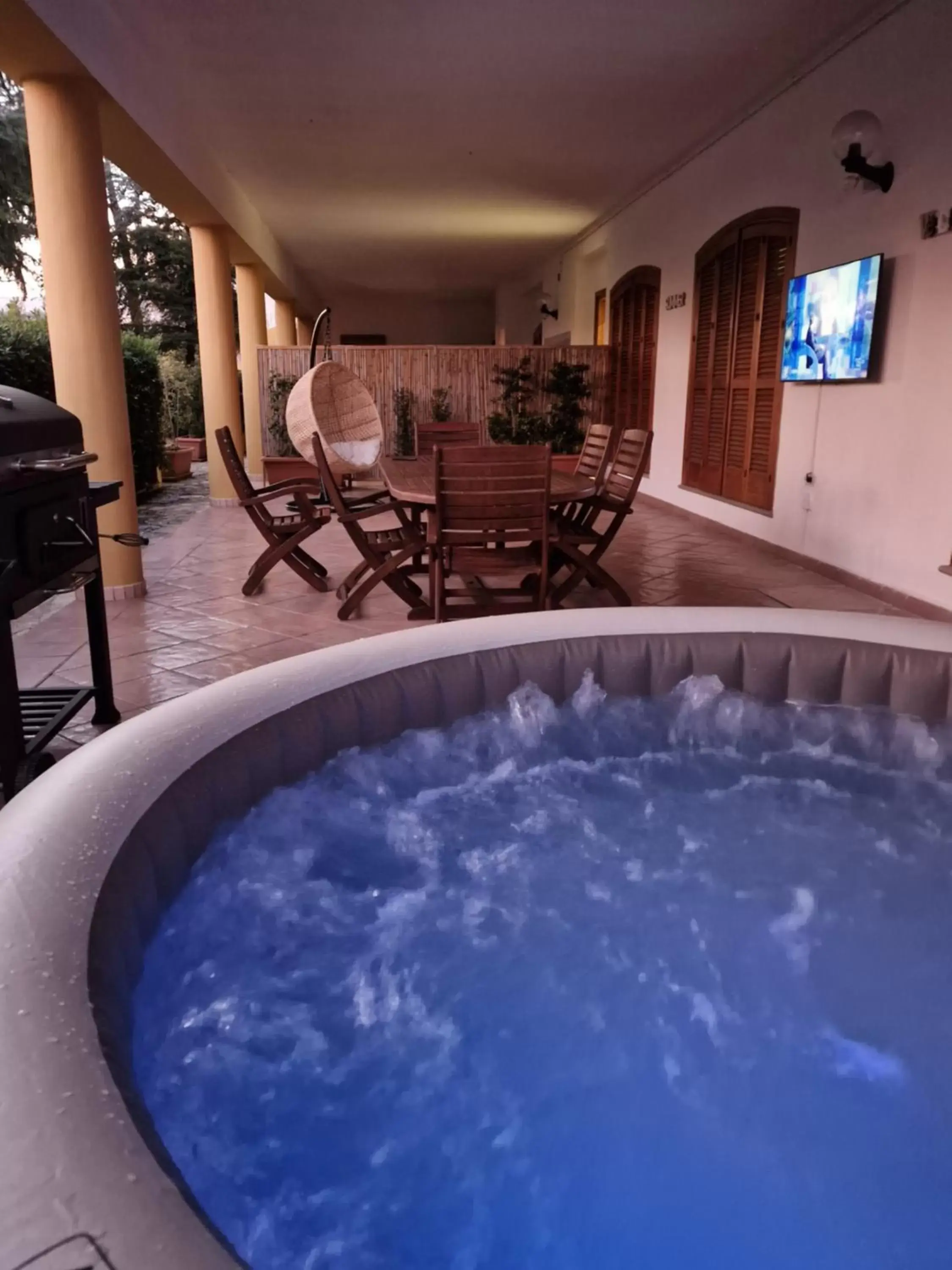 Two-Bedroom Villa in La Collina di Montegrappa - Suites with Heated Private Pool - Suites with Shared Pool Two-Bedroom Villa in La Collina di Montegrappa - Suites with Heated Private Pool - Suites with Shared Pool