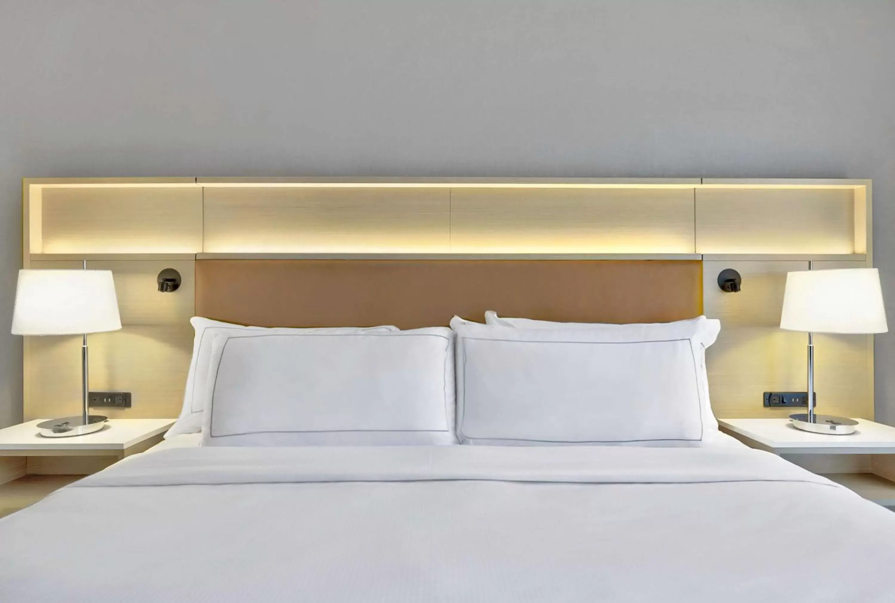 Two Room King Suite with Partial View in DoubleTree by Hilton Davenport Two Room King Suite with Partial View in DoubleTree by Hilton Davenport