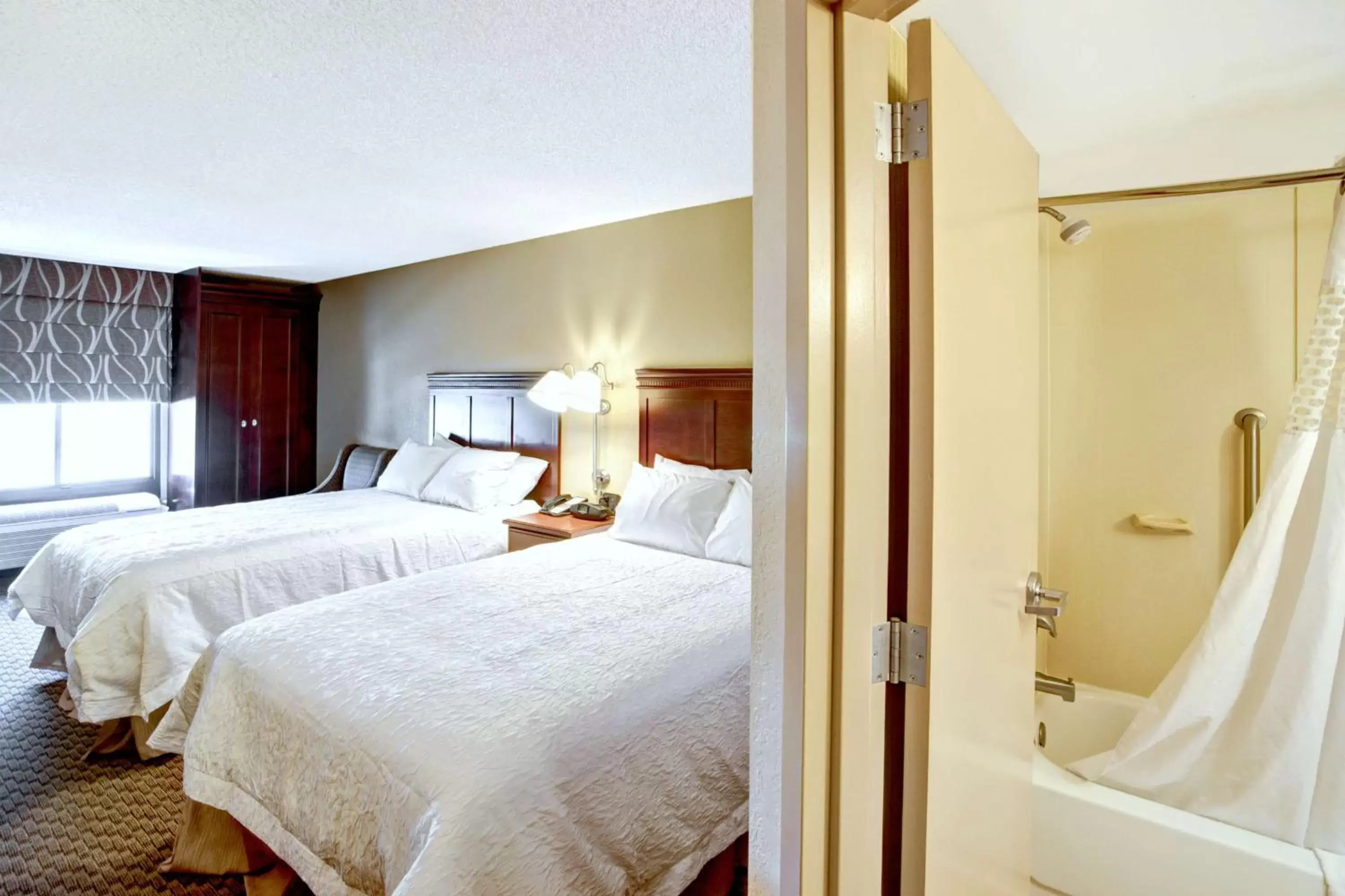 Non-Smoking Double/Double Room in Hampton Inn College Station-Near Texas A&M University Non-Smoking Double/Double Room in Hampton Inn College Station-Near Texas A&M University
