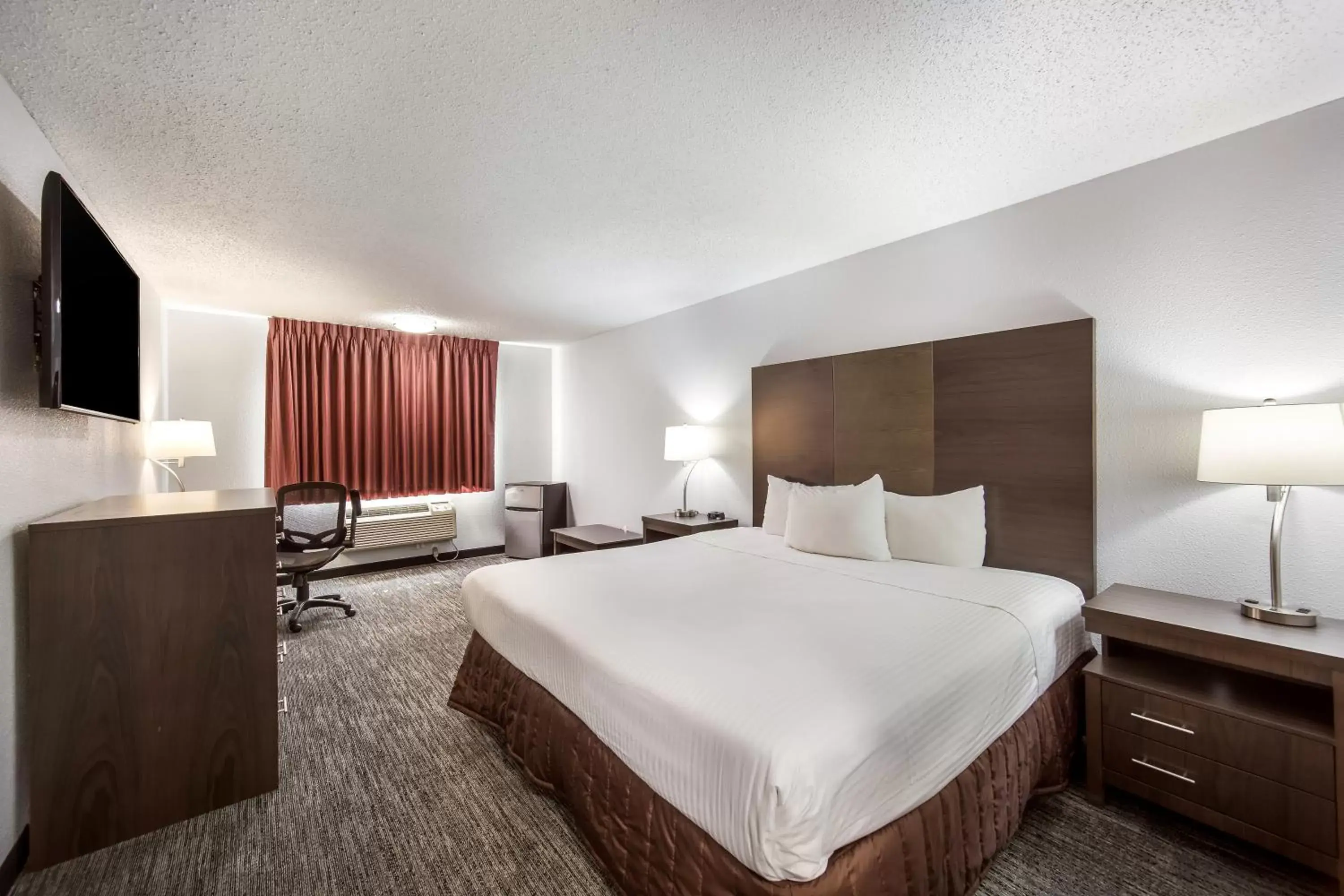 Junior Suite in Red Lion Inn & Suites Grants Pass Junior Suite in Red Lion Inn & Suites Grants Pass