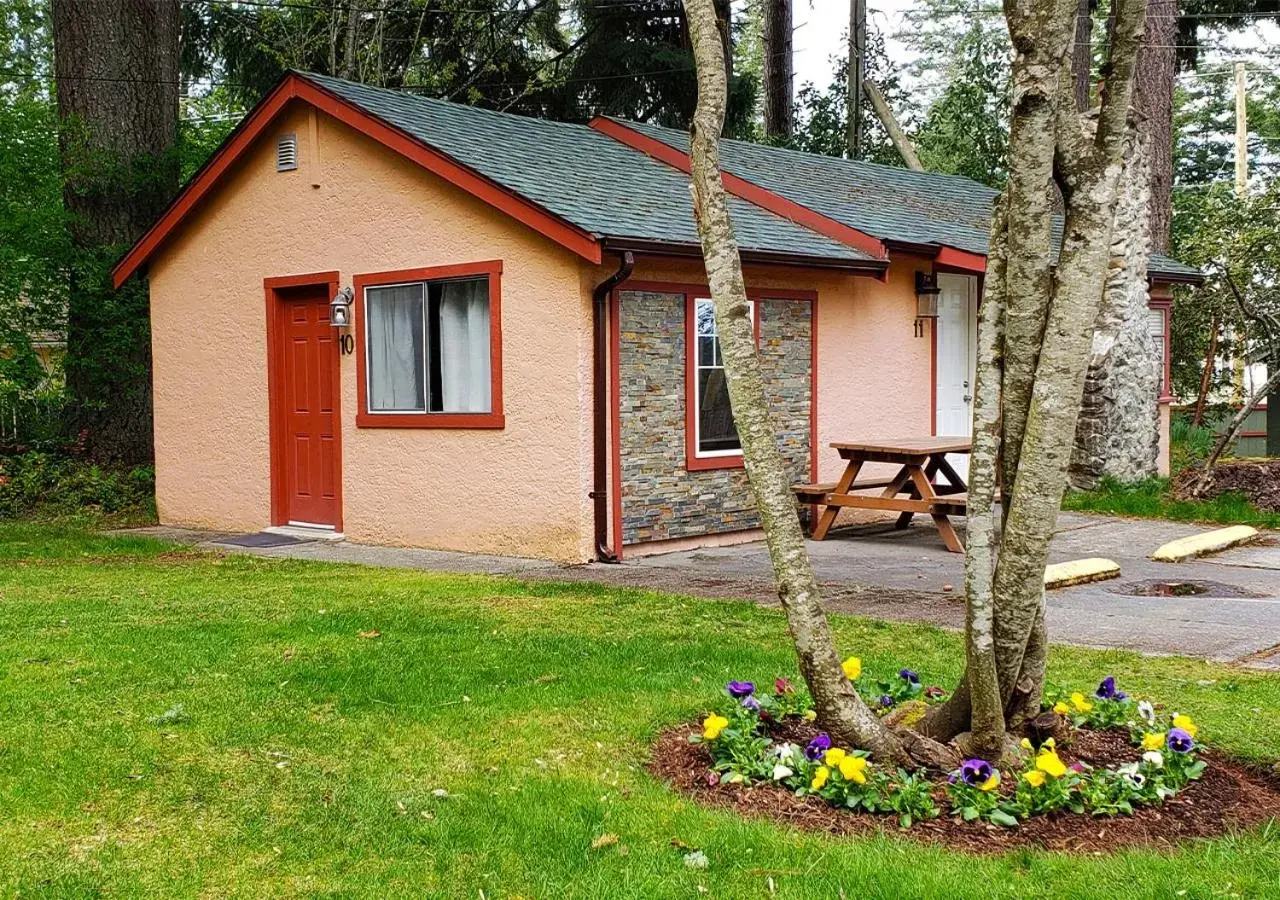 Queen Studio in Malahat Bungalows Motel Queen Studio in Malahat Bungalows Motel