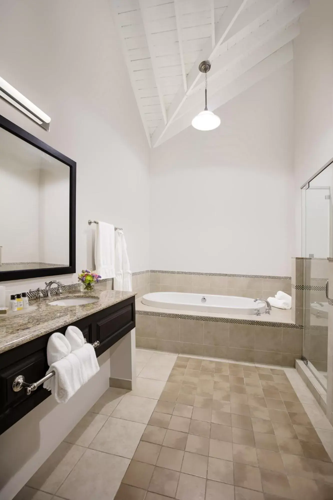 Five-Bedroom Villa - single occupancy in The Cliff Hotel Five-Bedroom Villa - single occupancy in The Cliff Hotel