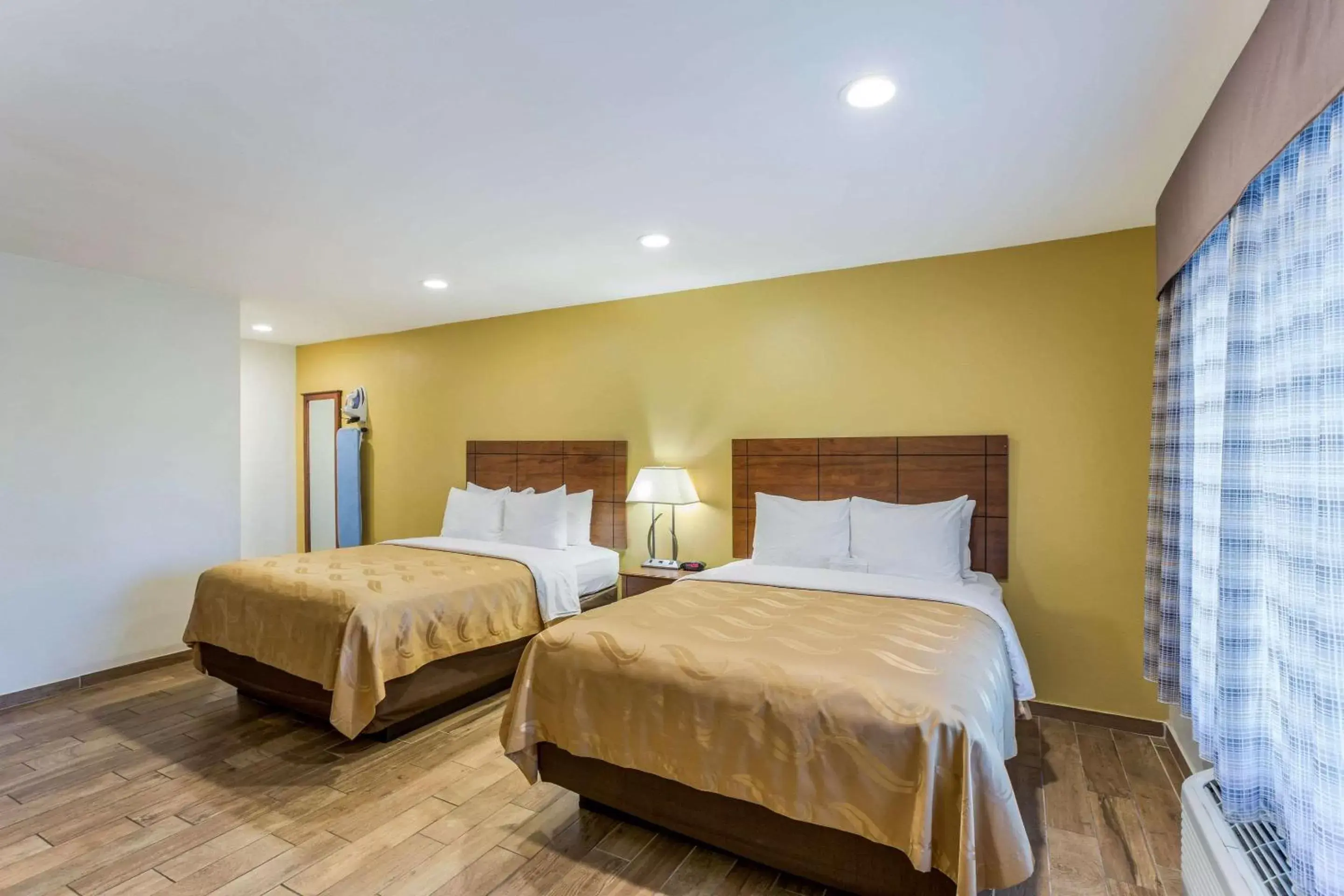 Standard Queen Room with Two Queen Beds - Non-Smoking in Quality Inn Escondido Downtown Standard Queen Room with Two Queen Beds - Non-Smoking in Quality Inn Escondido Downtown