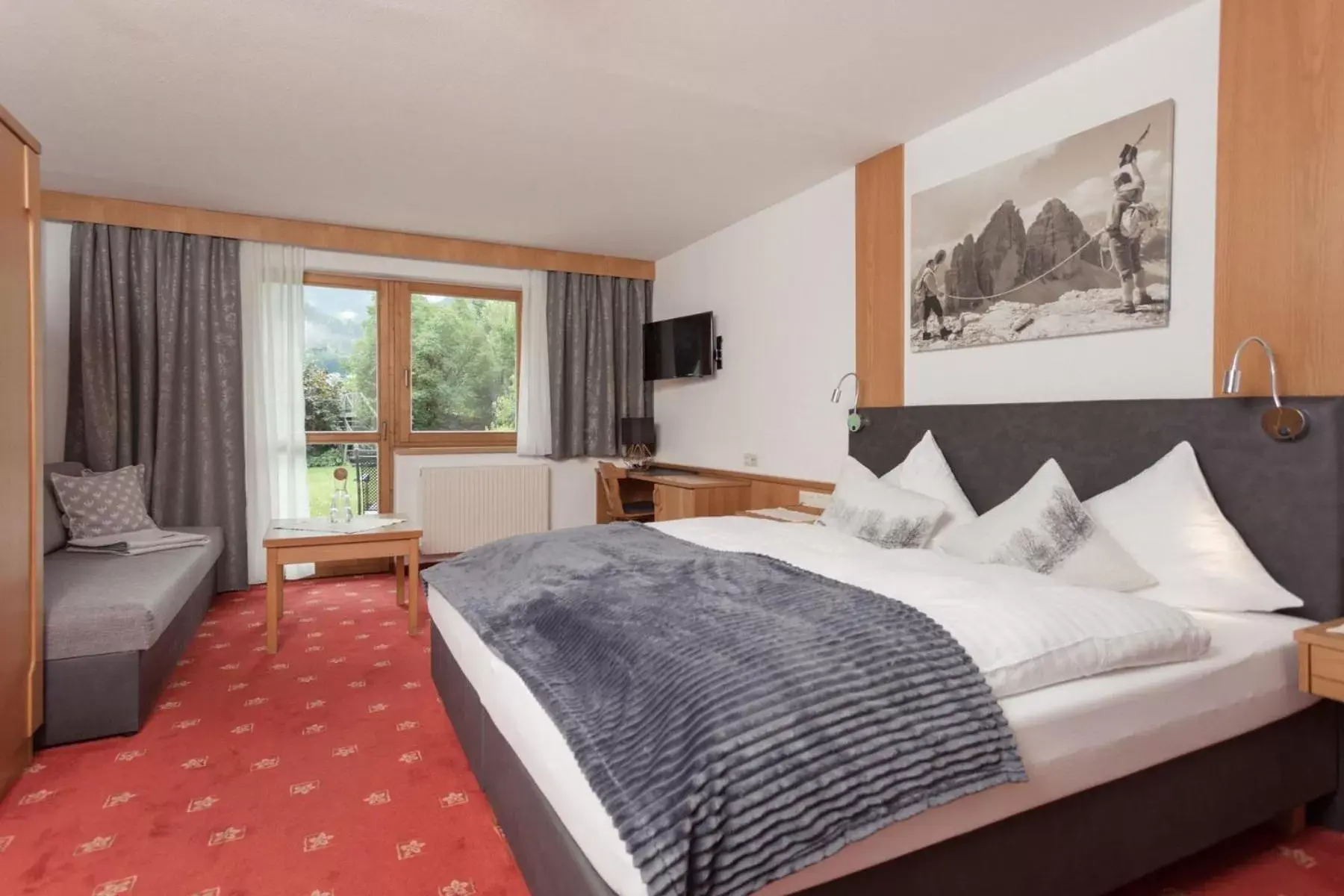 Triple Room in Hotel Kreuz Triple Room in Hotel Kreuz