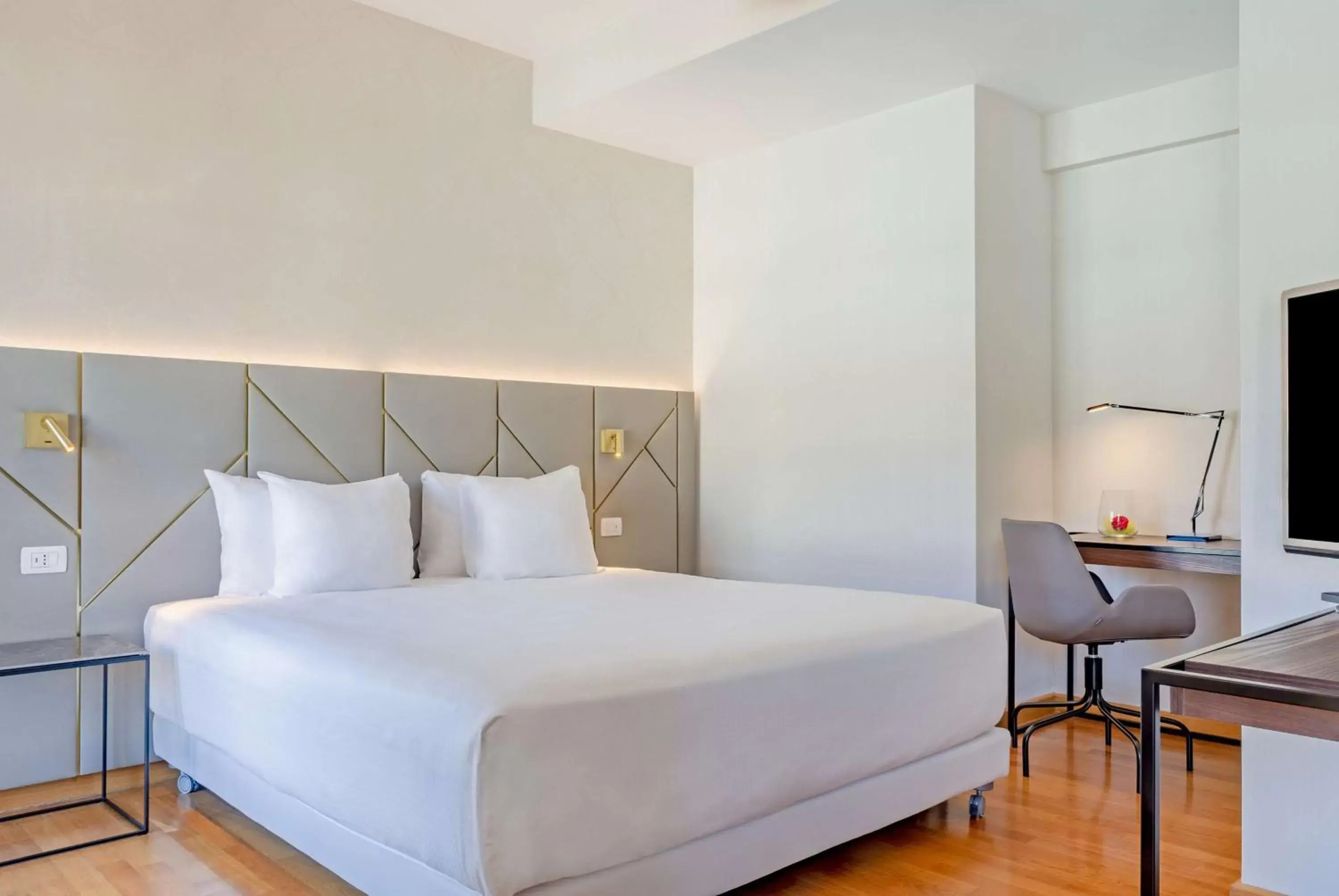 Premium Double Room XL in NH Collection Roma Giustiniano Premium Double Room XL in NH Collection Roma Giustiniano