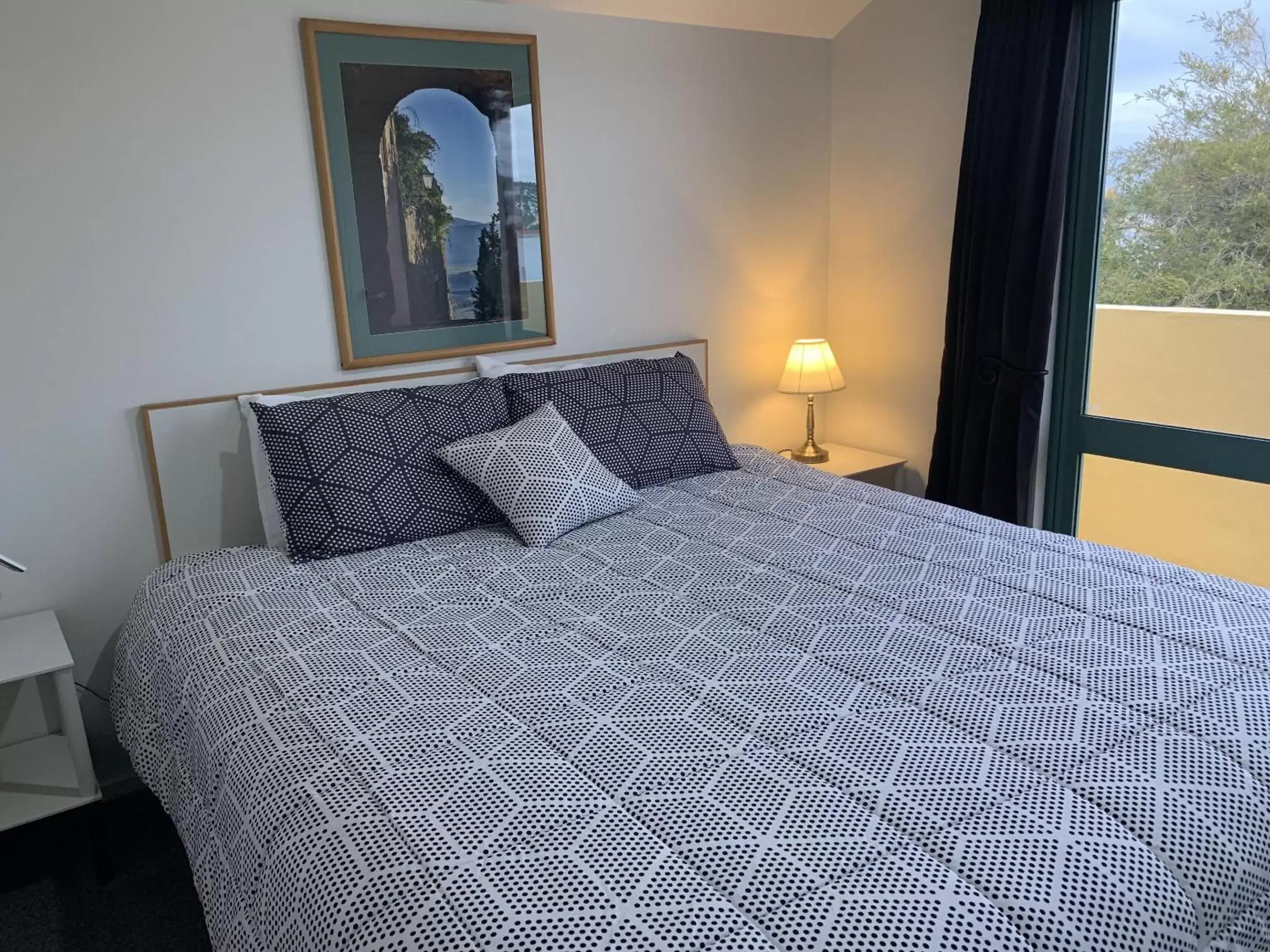 Deluxe Suite in Tuscany Gardens Motor Lodge Deluxe Suite in Tuscany Gardens Motor Lodge