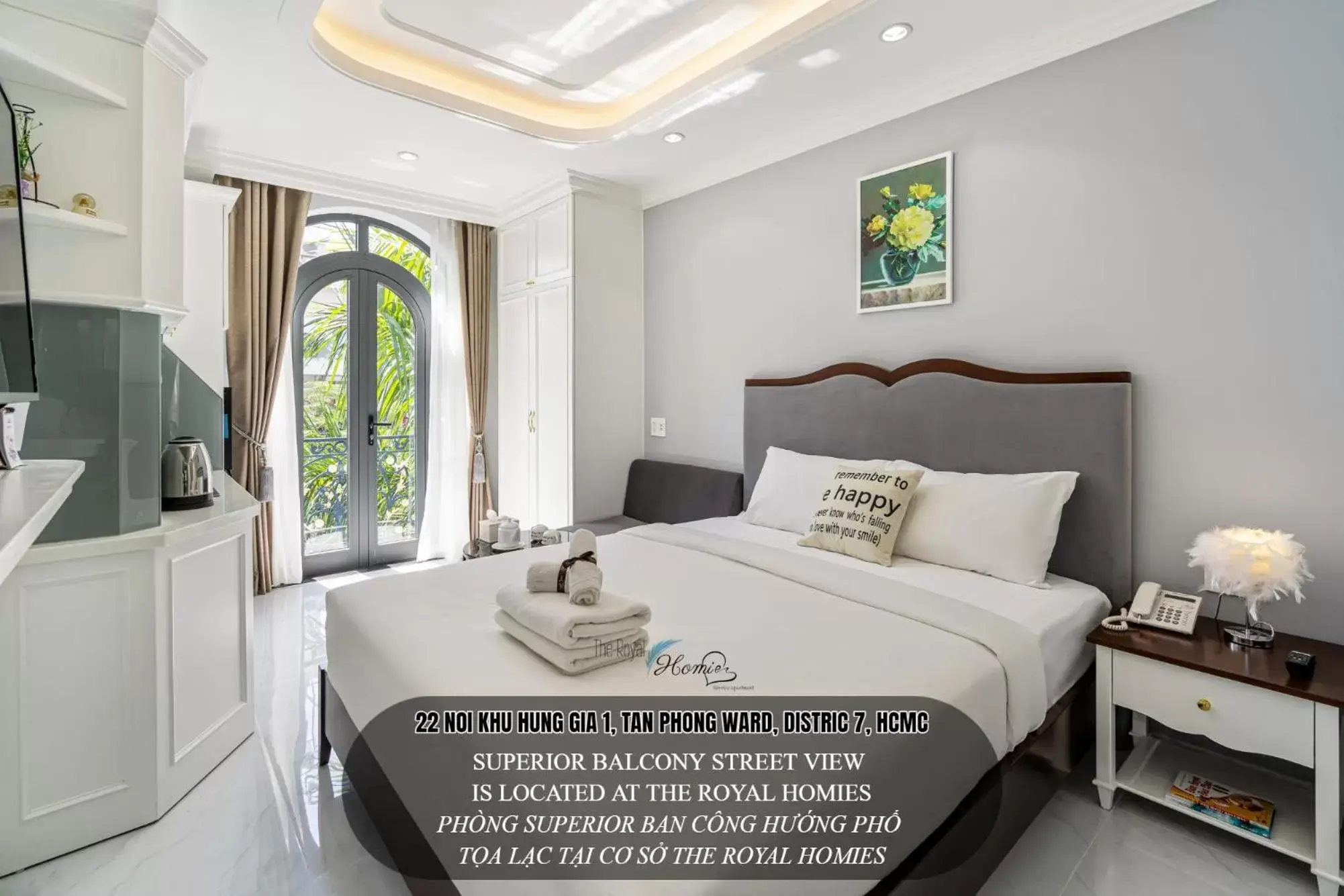 Queen Room with Balcony in The Royal Hotel & Apartment - Phu My Hung Queen Room with Balcony in The Royal Hotel & Apartment - Phu My Hung