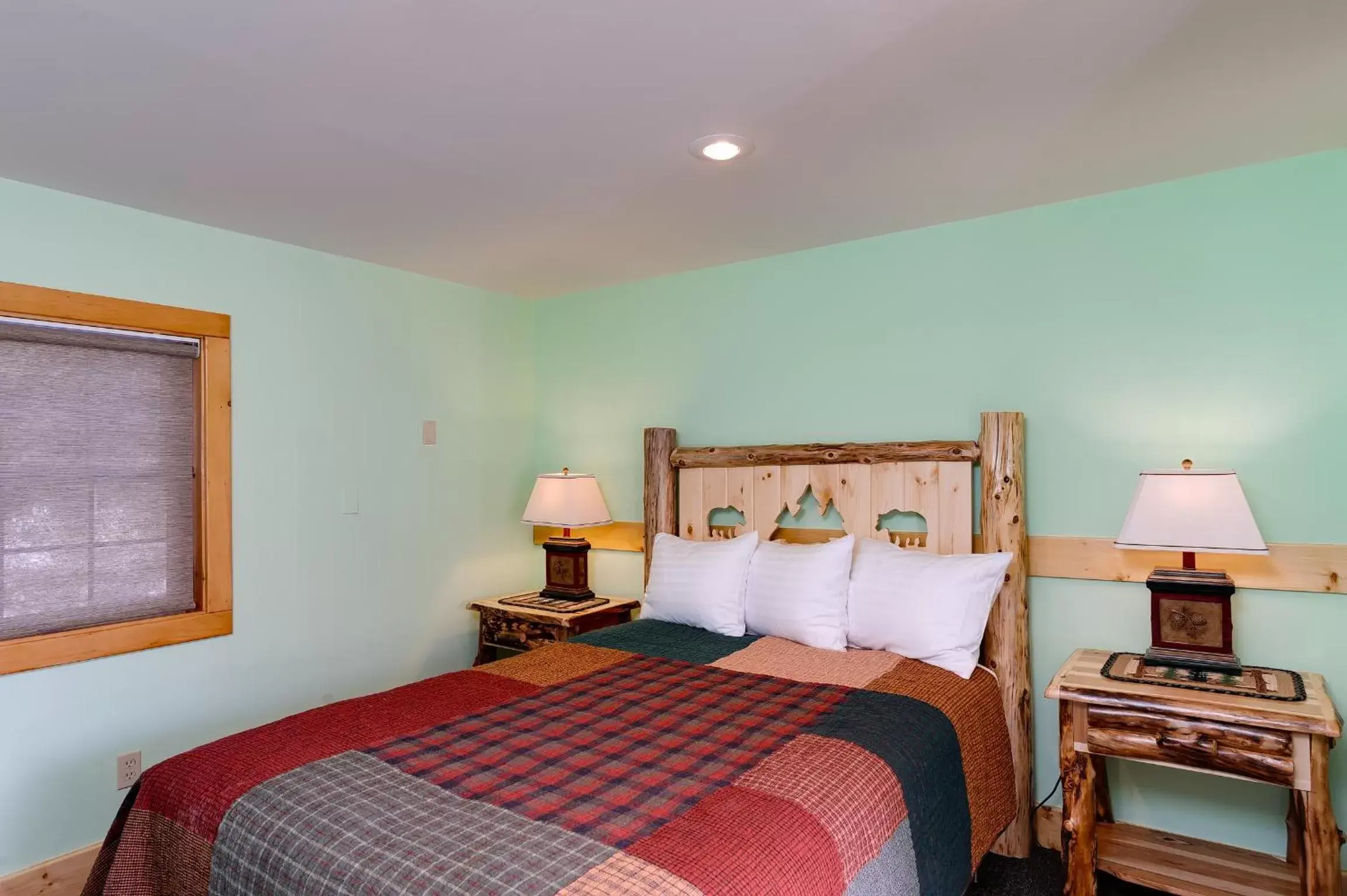 Room 6 in Cobble Mountain Lodge Room 6 in Cobble Mountain Lodge