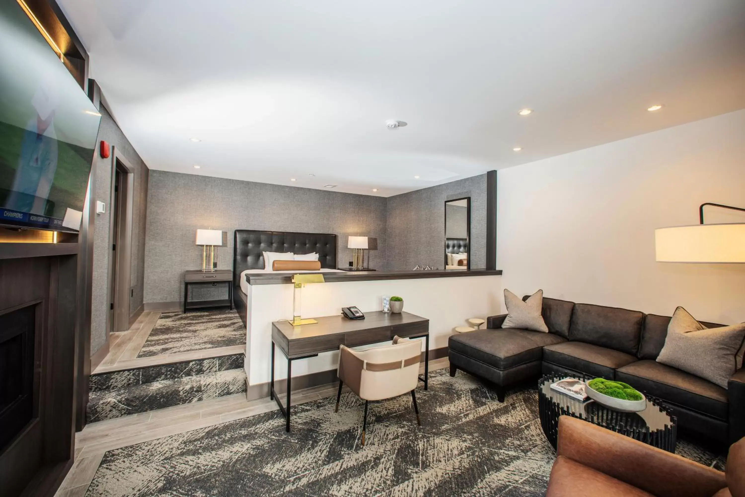 Suite in Destination Geneva National Suite in Destination Geneva National