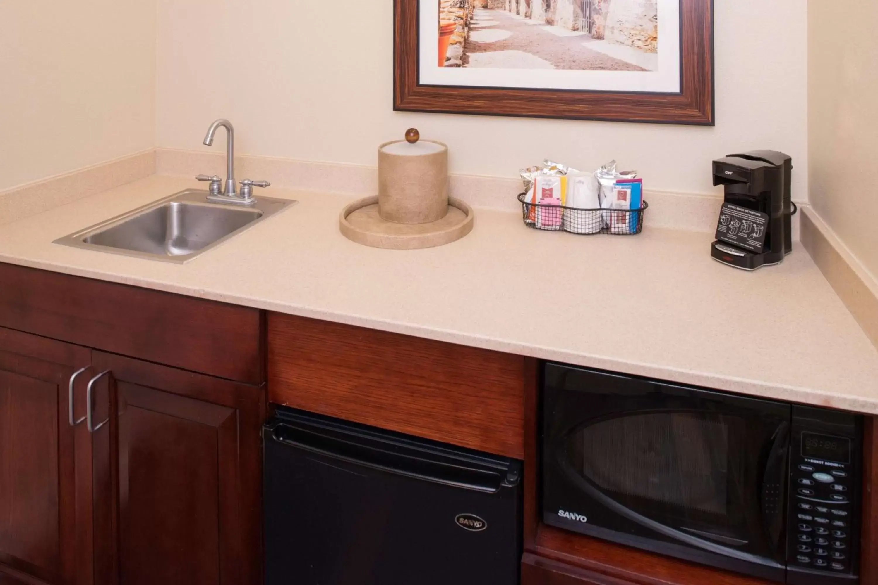 Queen Studio Suite with Two Queen Beds - Non-Smoking in Hampton Inn and Suites Schertz Queen Studio Suite with Two Queen Beds - Non-Smoking in Hampton Inn and Suites Schertz