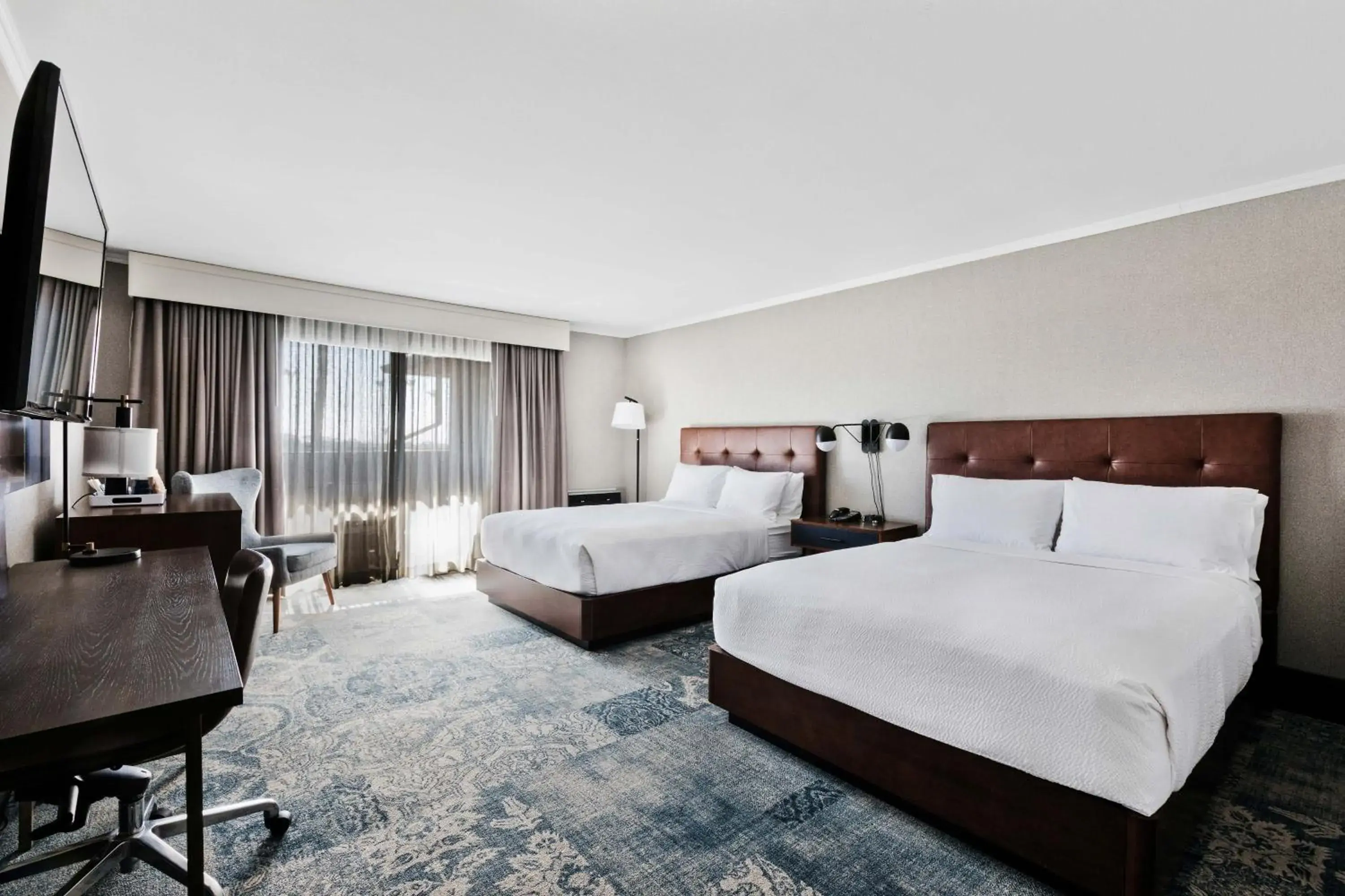 Queen Room with Two Queen Beds and Adapted Tub - Mobility and Hearing Accessible in Four Points by Sheraton Ventura Harbor Resort Queen Room with Two Queen Beds and Adapted Tub - Mobility and Hearing Accessible in Four Points by Sheraton Ventura Harbor Resort