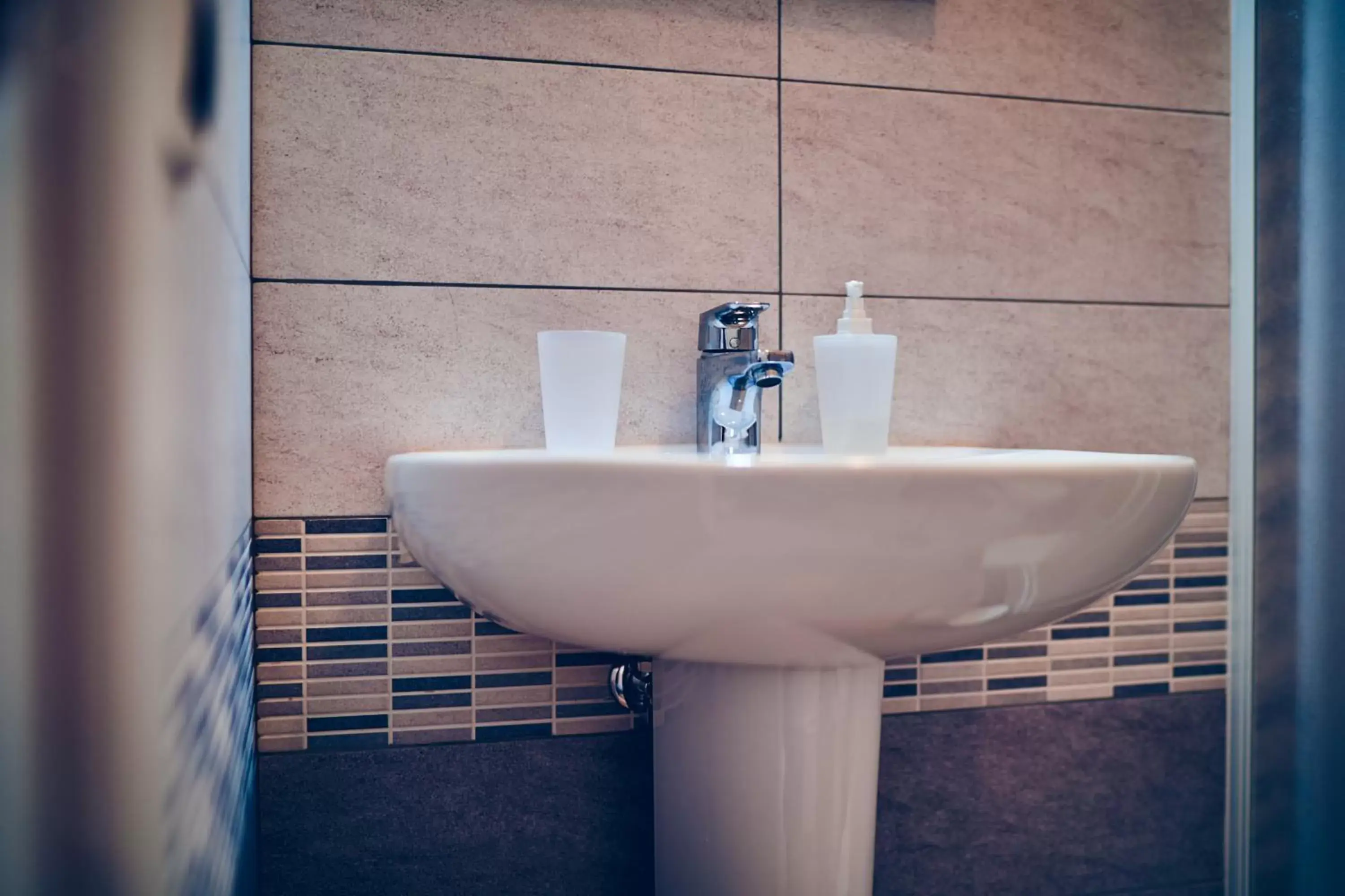 Double or Twin Room in Travelershome 7metri Double or Twin Room in Travelershome 7metri