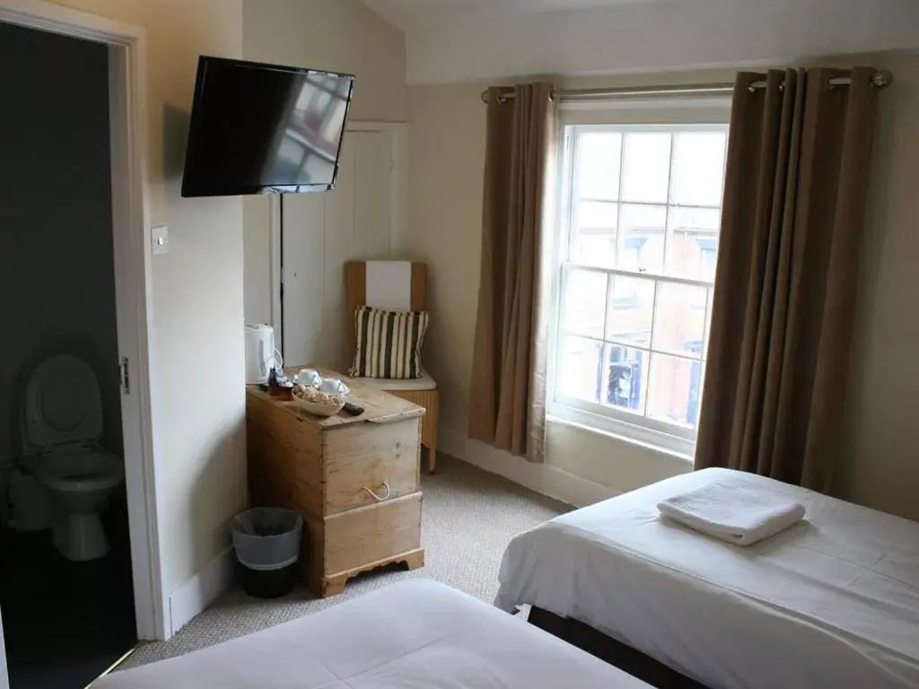 Twin Room with Private Bathroom in The White Bear Twin Room with Private Bathroom in The White Bear