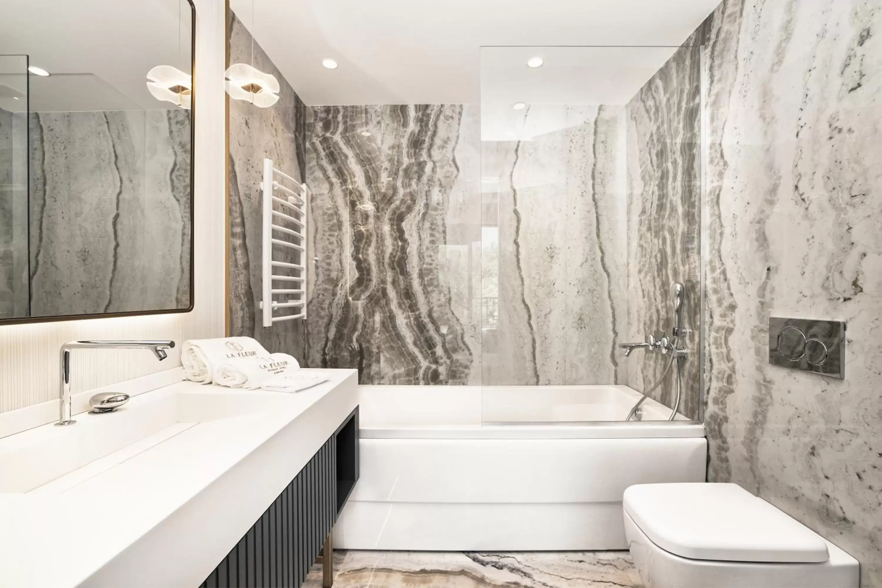 Suite with Side Sea View - single occupancy in La Fleur Boutique Hotel Suite with Side Sea View - single occupancy in La Fleur Boutique Hotel