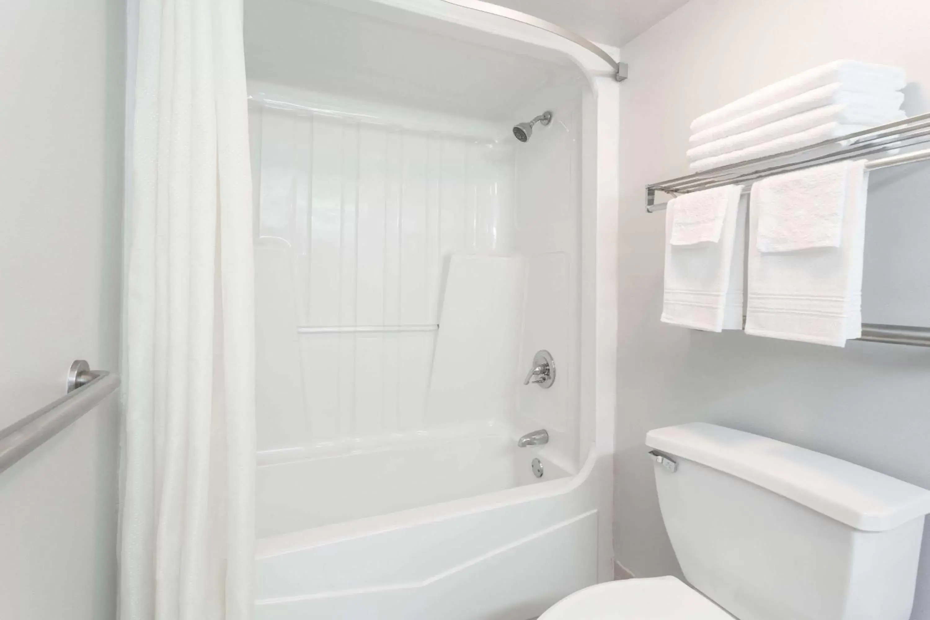 King Room - Second Floor/Non-Smoking in Super 8 by Wyndham Adel GA I-75 King Room - Second Floor/Non-Smoking in Super 8 by Wyndham Adel GA I-75