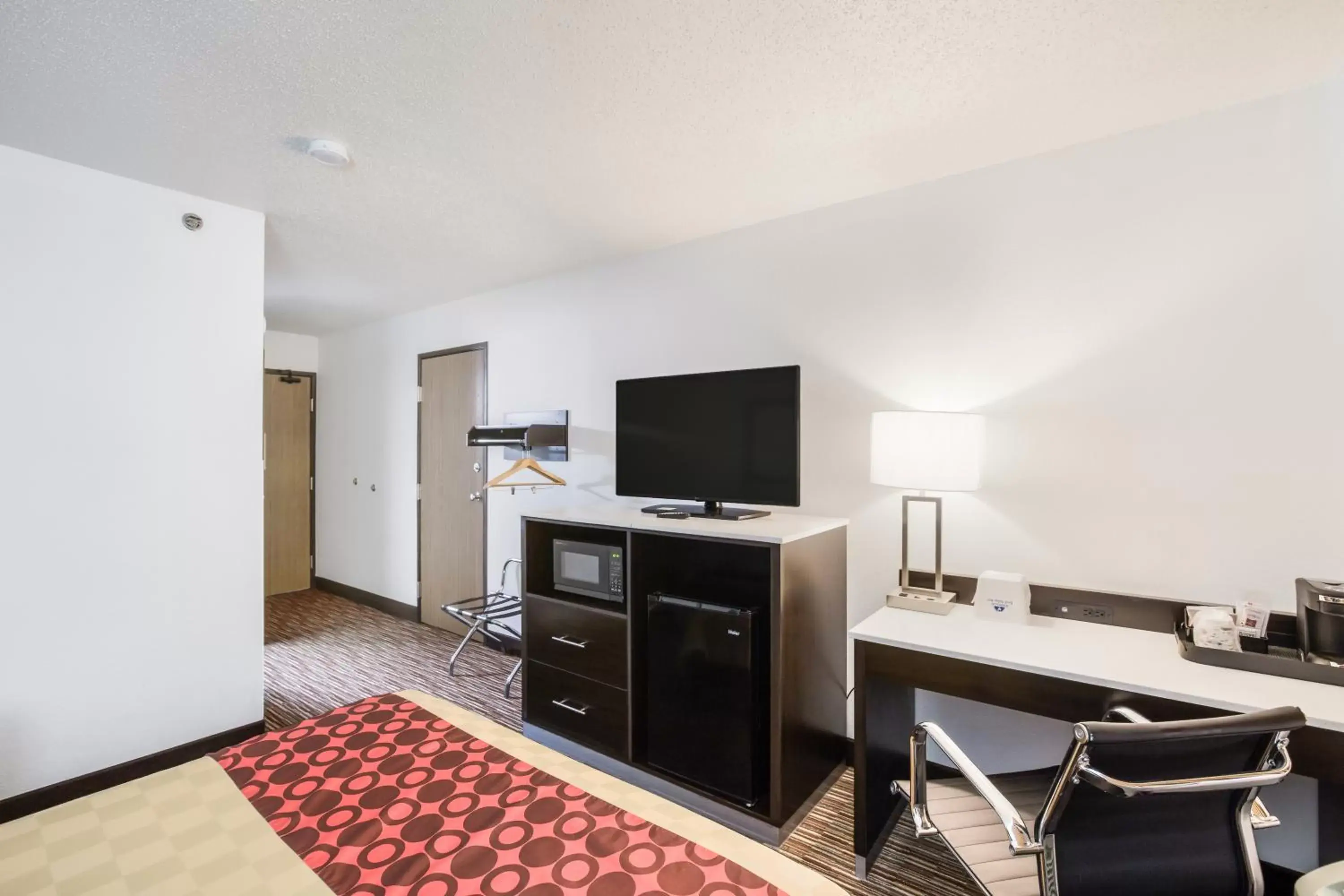 Queen Room - Disability Access in Americas Best Value Inn Charlotte Queen Room - Disability Access in Americas Best Value Inn Charlotte