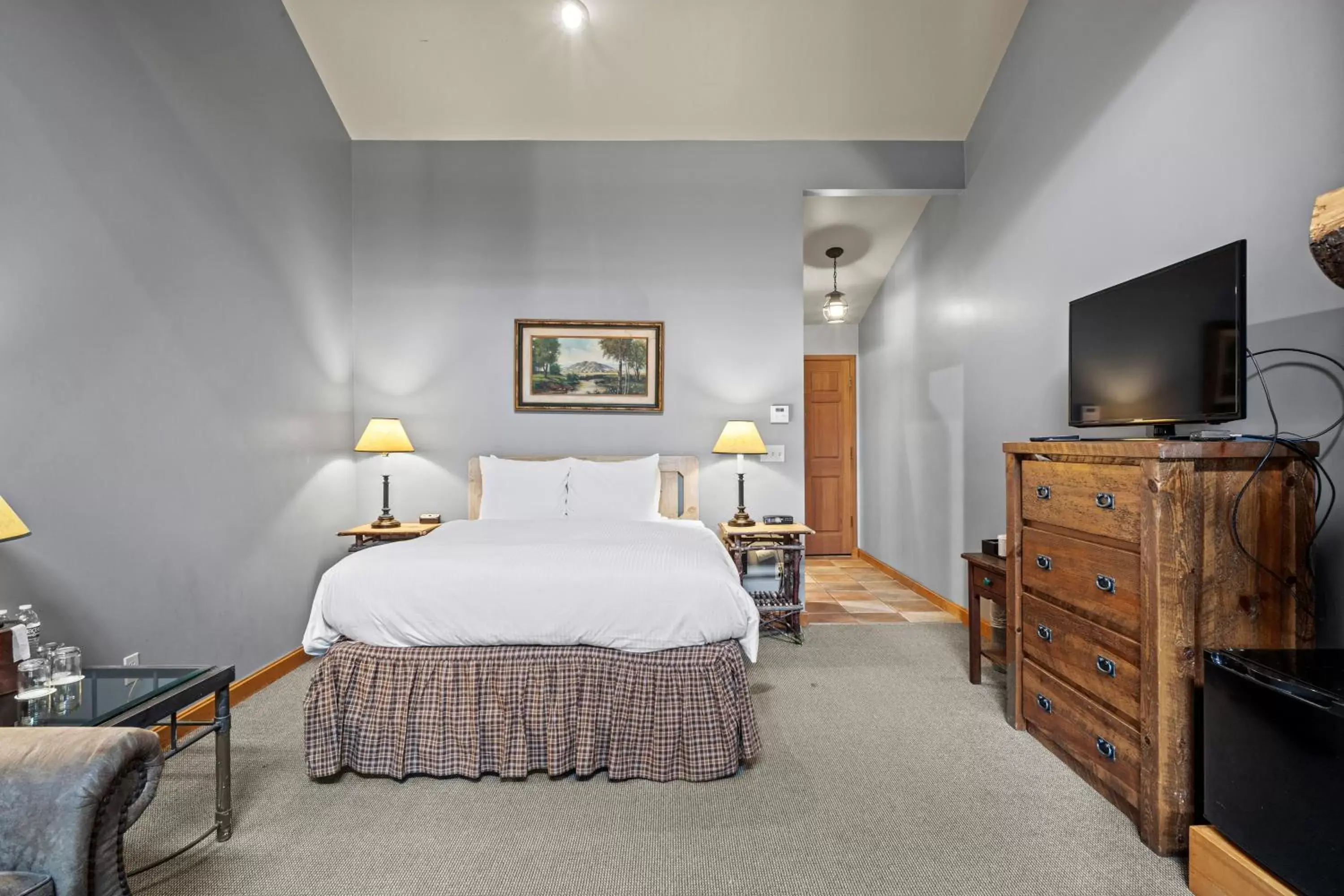 Cabin with Queen Bed and River View in Weasku Inn Cabin with Queen Bed and River View in Weasku Inn