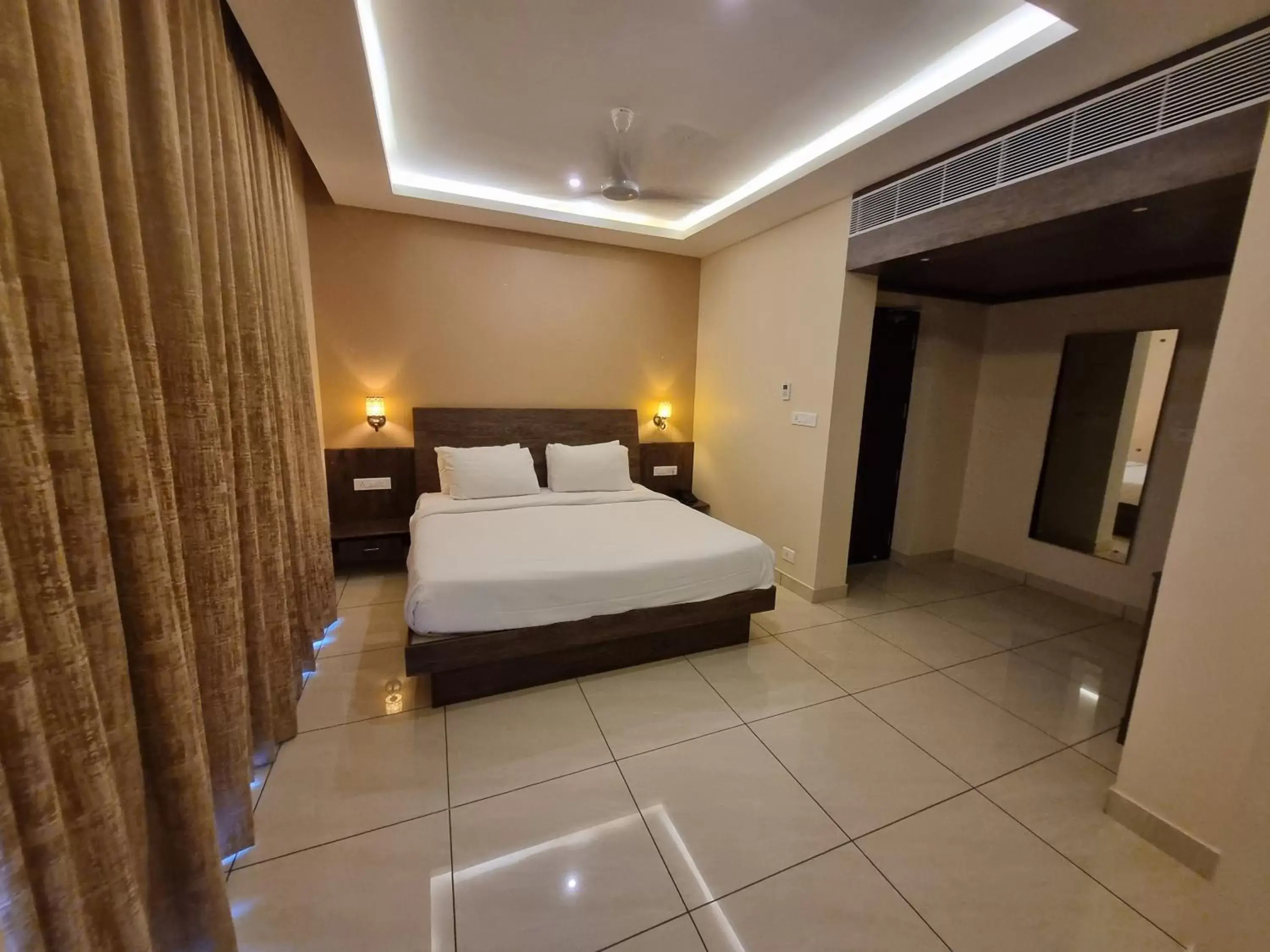 Deluxe Double Room with Balcony in PLUTUS RESIDENCY Deluxe Double Room with Balcony in PLUTUS RESIDENCY