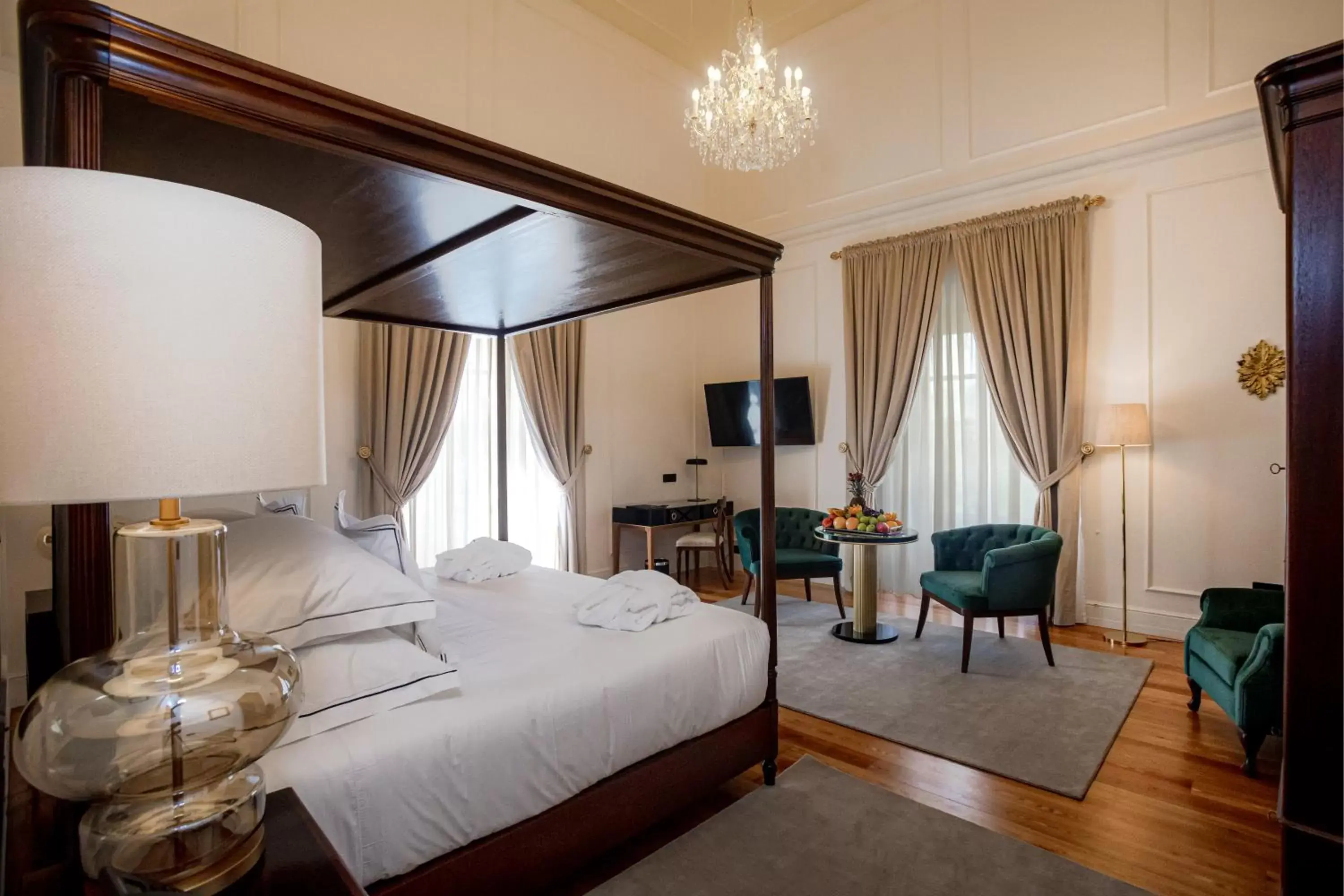 Solar Premium Tower Suite in Solar do Requeijo by Luna Hotels & Resorts Solar Premium Tower Suite in Solar do Requeijo by Luna Hotels & Resorts