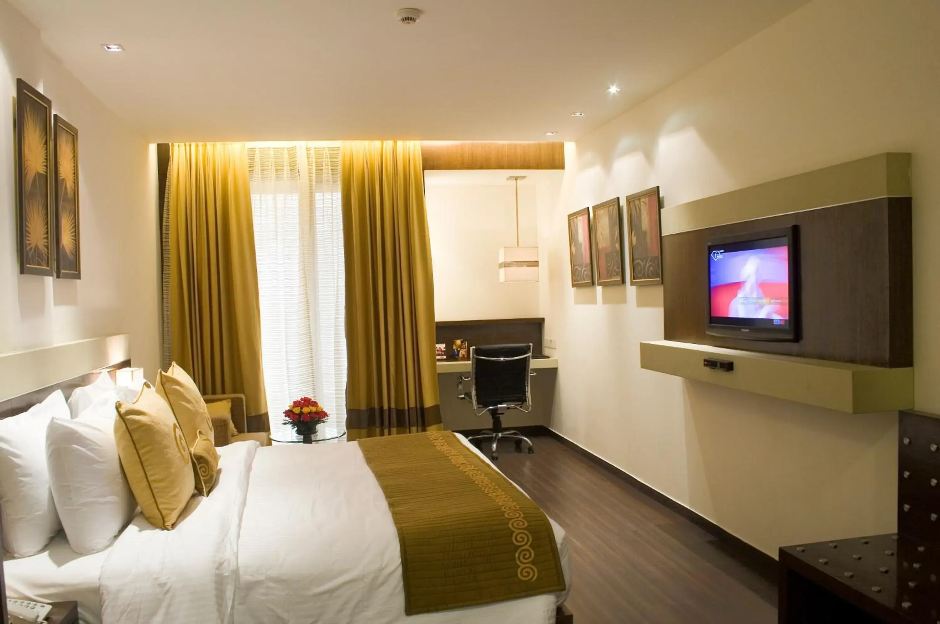 Club Room - single occupancy in Shervani Nehru Place Club Room - single occupancy in Shervani Nehru Place