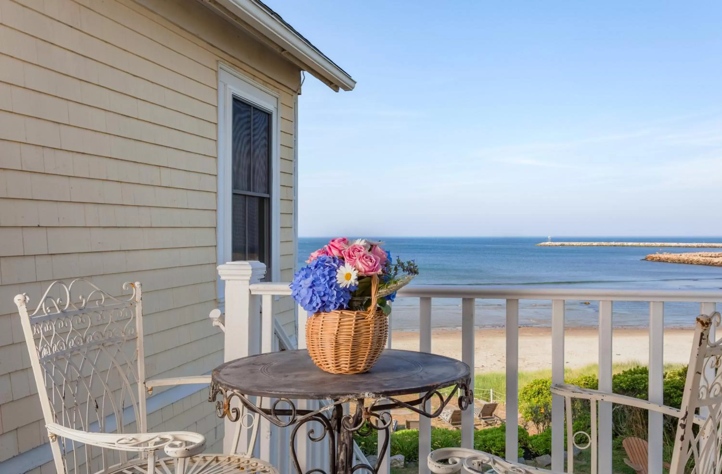 Queen Room with Balcony in Avonlea Queen Room with Balcony in Avonlea