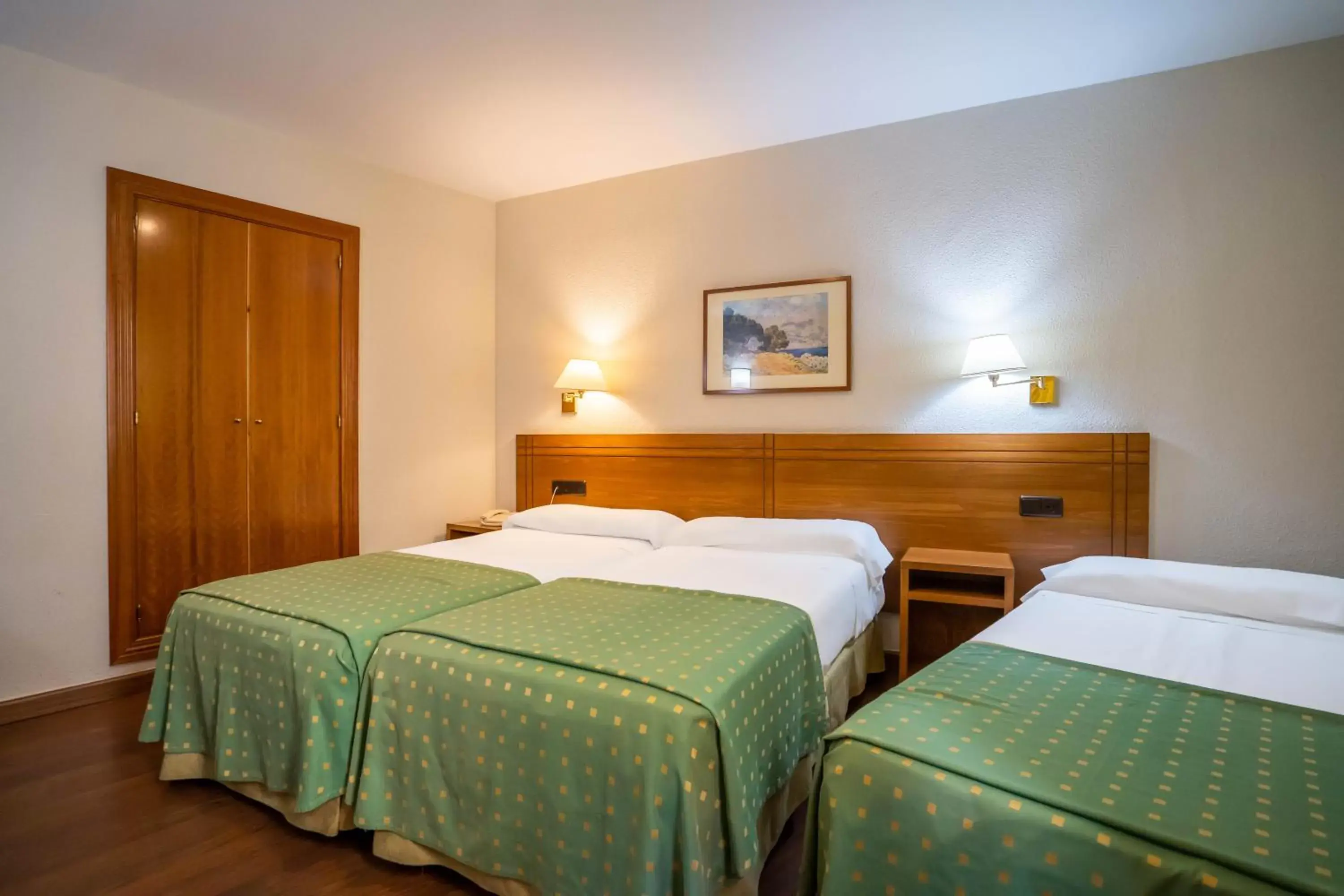 Double Room with Extra Bed in YIT Conquista de Toledo Double Room with Extra Bed in YIT Conquista de Toledo