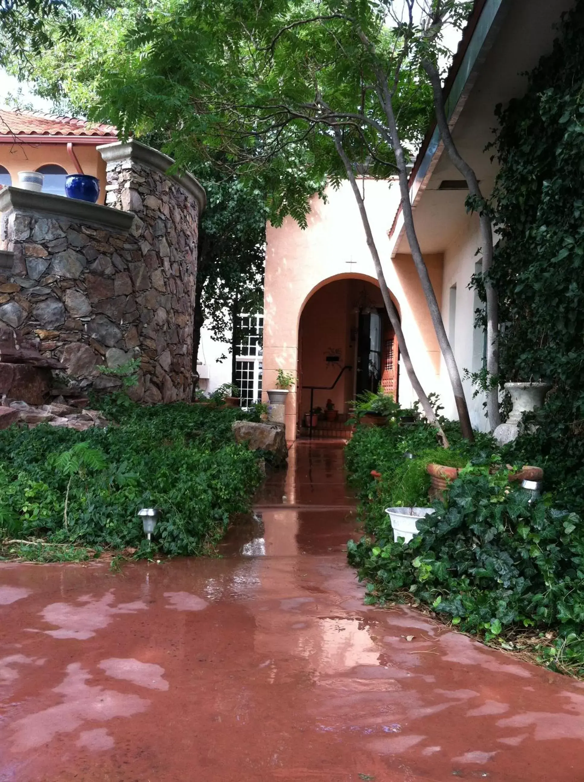 Lundeen Inn of the Arts Lundeen Inn of the Arts