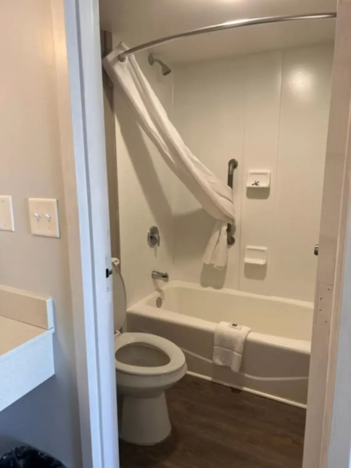 Deluxe Queen Room with Two Queen Beds - Non-Smoking in Motel 6 Dublin, Ga Deluxe Queen Room with Two Queen Beds - Non-Smoking in Motel 6 Dublin, Ga