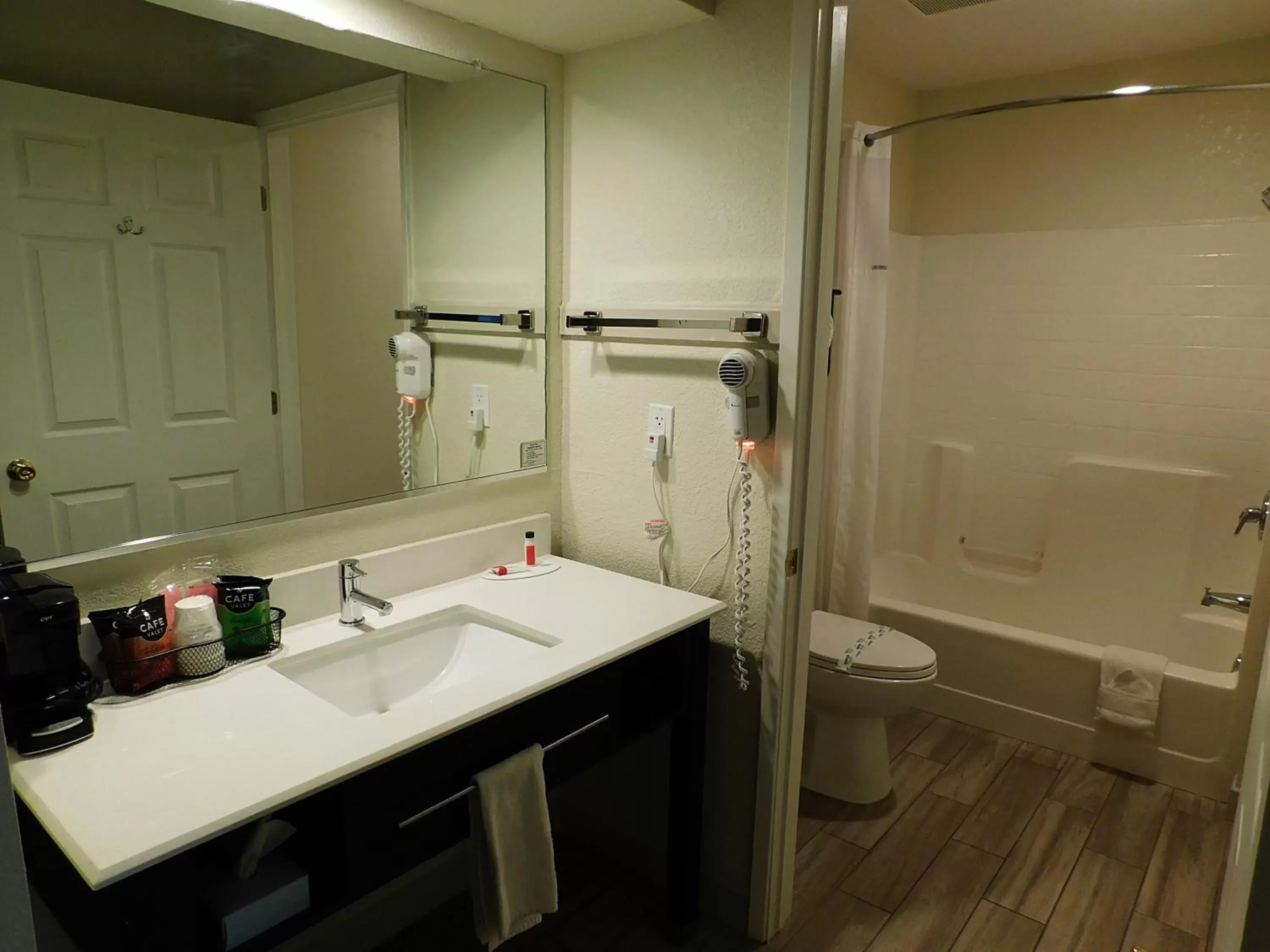 Studio Suite with Two Queen Beds - Non-Smoking in Travelodge by Wyndham Angels Camp CA Studio Suite with Two Queen Beds - Non-Smoking in Travelodge by Wyndham Angels Camp CA