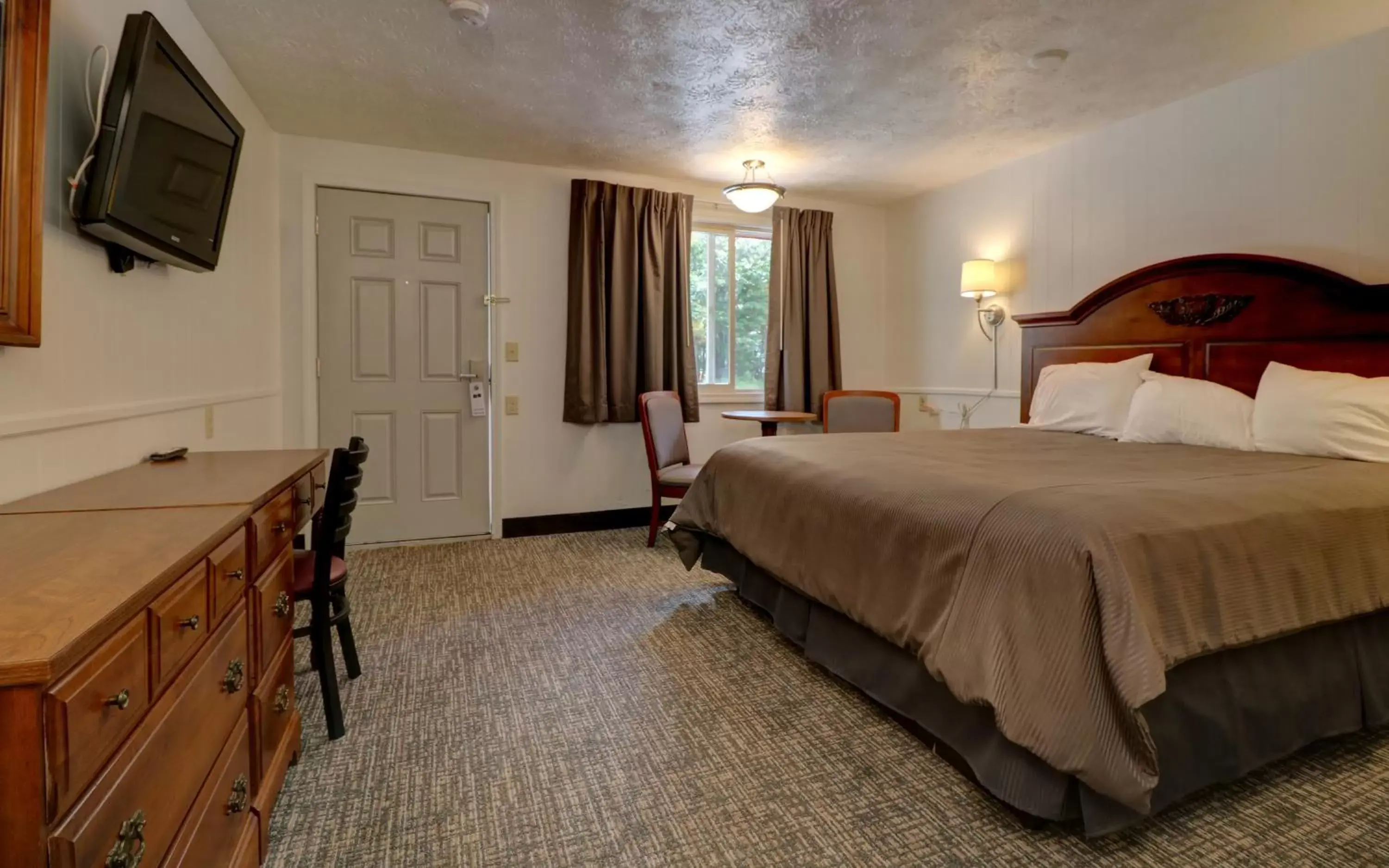 King Room - Non-Smoking in Sanfordinn King Room - Non-Smoking in Sanfordinn