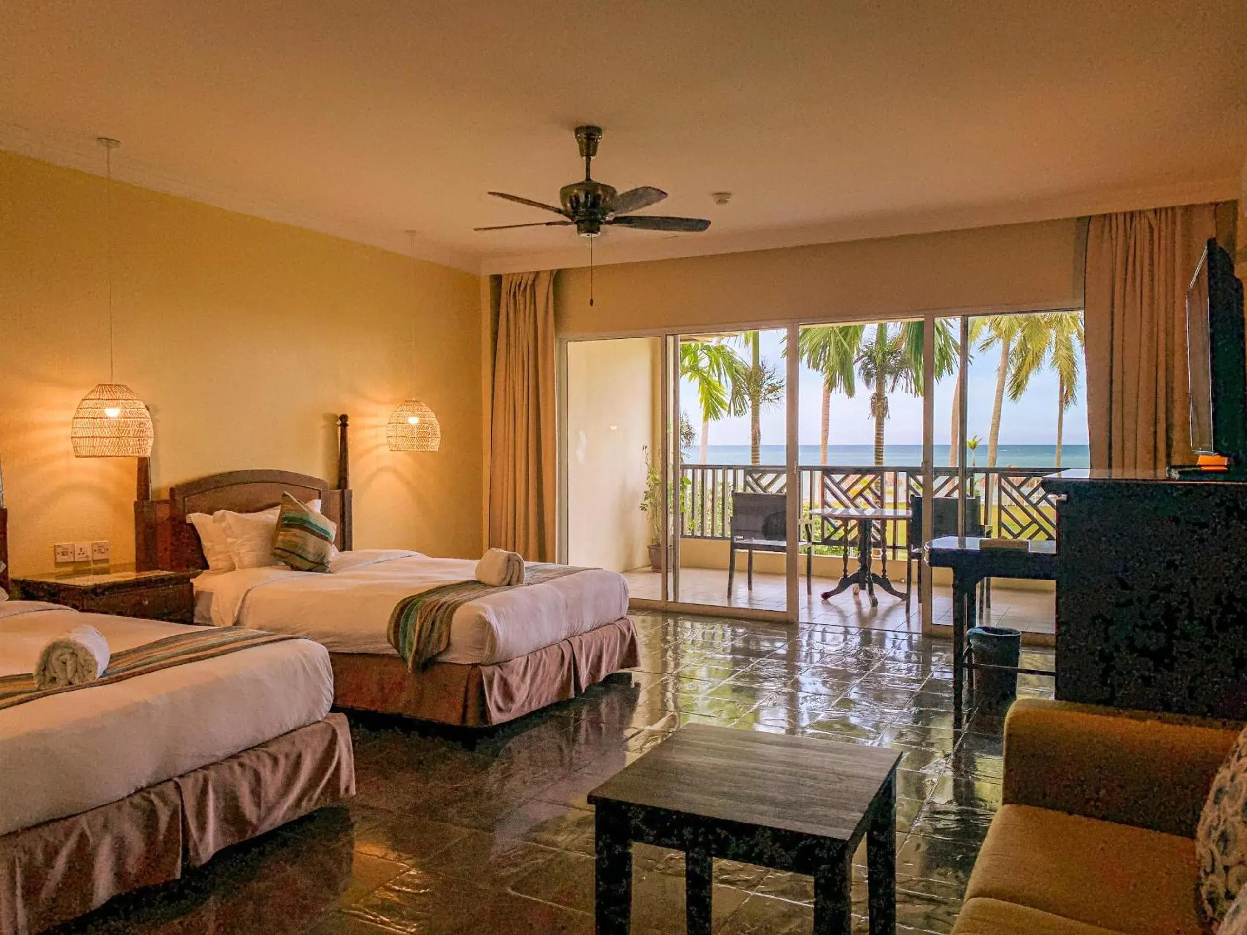 Deluxe Double or Twin Room with Sea View in Palm Beach Resort & Spa Deluxe Double or Twin Room with Sea View in Palm Beach Resort & Spa