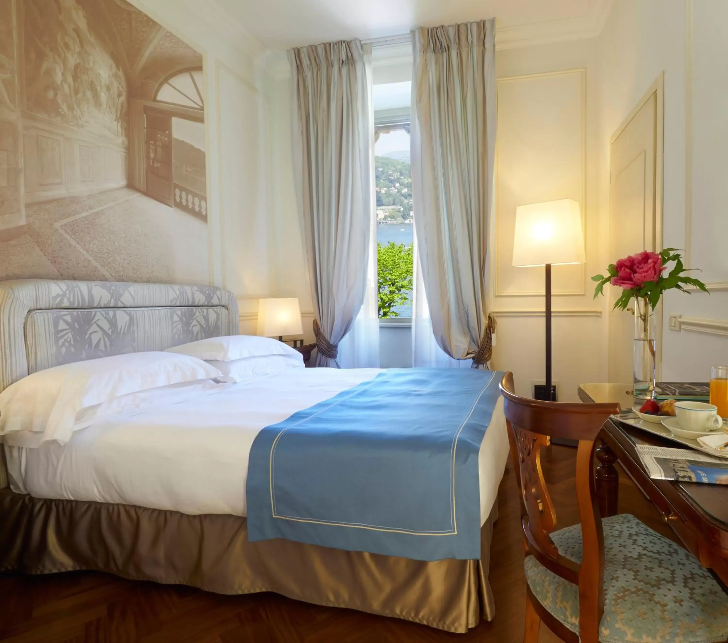 Classic Double Room with Lake view - single occupancy in Albergo Terminus Classic Double Room with Lake view - single occupancy in Albergo Terminus