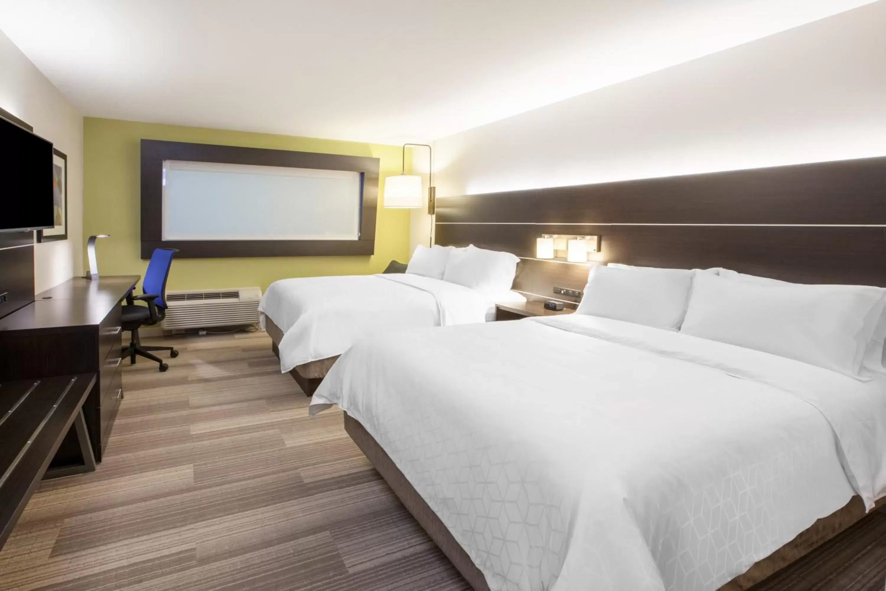 Room with Two Beds - Hearing Accessible - Non-Smoking in Holiday Inn Express & Suites - Parsons by IHG Room with Two Beds - Hearing Accessible - Non-Smoking in Holiday Inn Express & Suites - Parsons by IHG