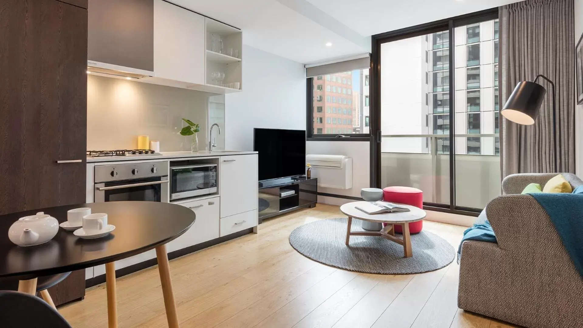 One-Bedroom Apartment in Oaks Melbourne Southbank Suites One-Bedroom Apartment in Oaks Melbourne Southbank Suites