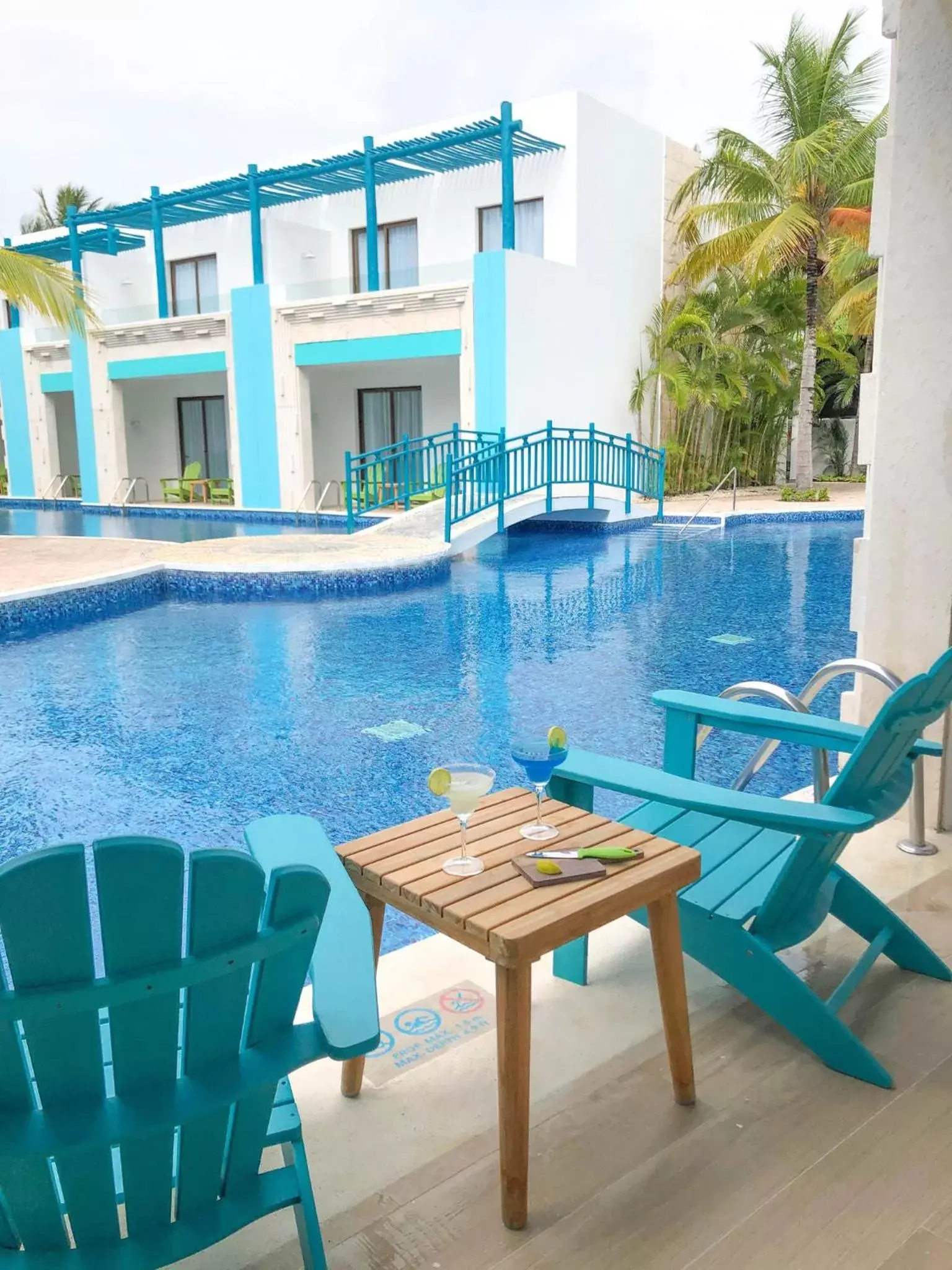 Swim Up Paradise Junior Suite in Margaritaville Island Reserve Riviera Cancún - A Karisma All-Inclusive Experience for All Swim Up Paradise Junior Suite in Margaritaville Island Reserve Riviera Cancún - A Karisma All-Inclusive Experience for All