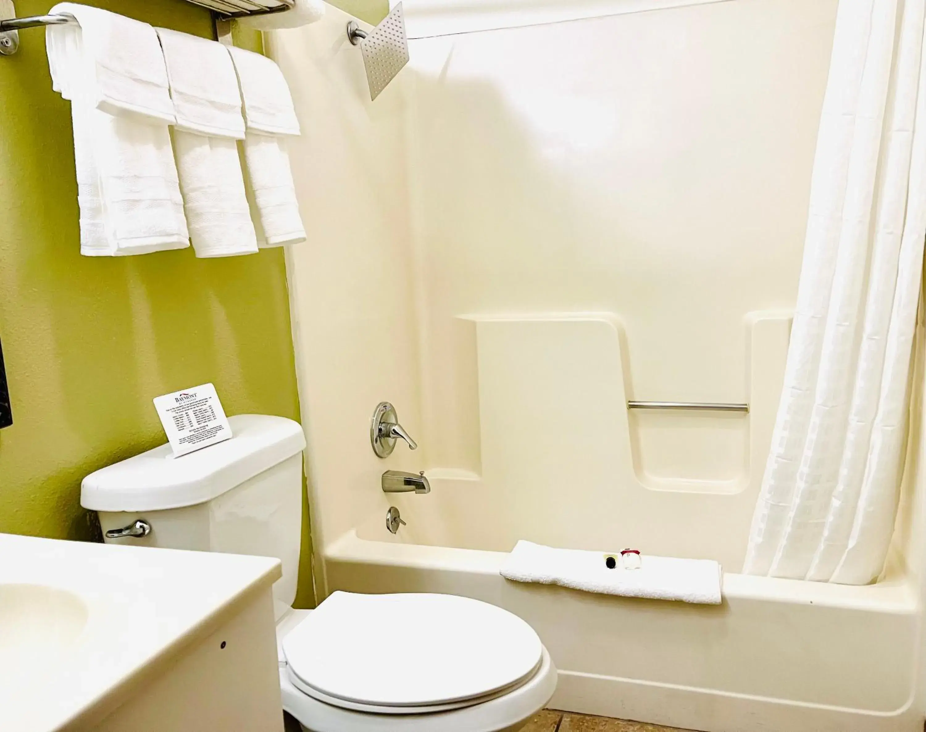 Queen Room - Non-Smoking in Baymont by Wyndham Hutchinson Queen Room - Non-Smoking in Baymont by Wyndham Hutchinson