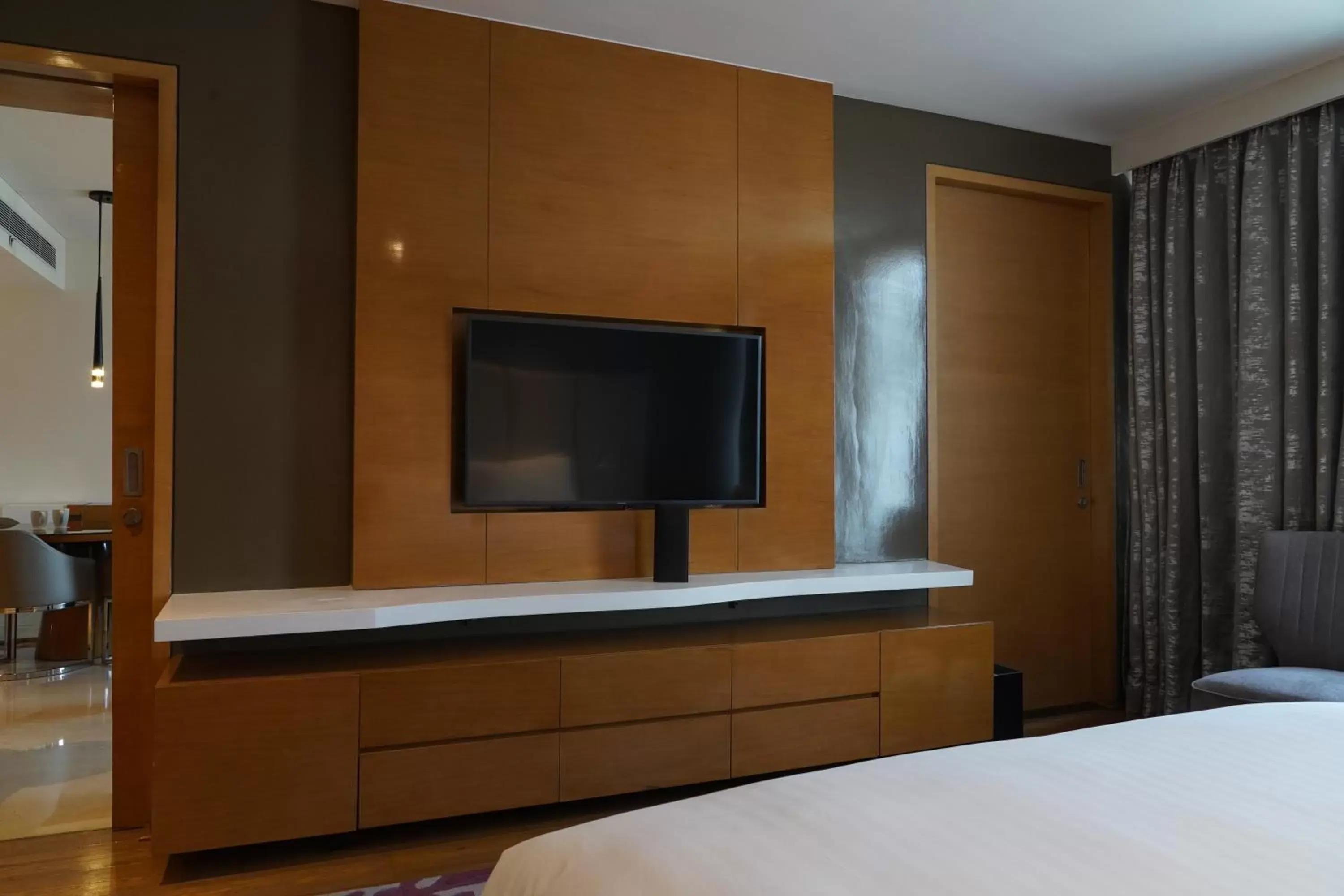 One Bedroom Apartment with Balcony (Includes Breakfast) - 915 sqft in Marriott Executive Apartments Hyderabad One Bedroom Apartment with Balcony (Includes Breakfast) - 915 sqft in Marriott Executive Apartments Hyderabad
