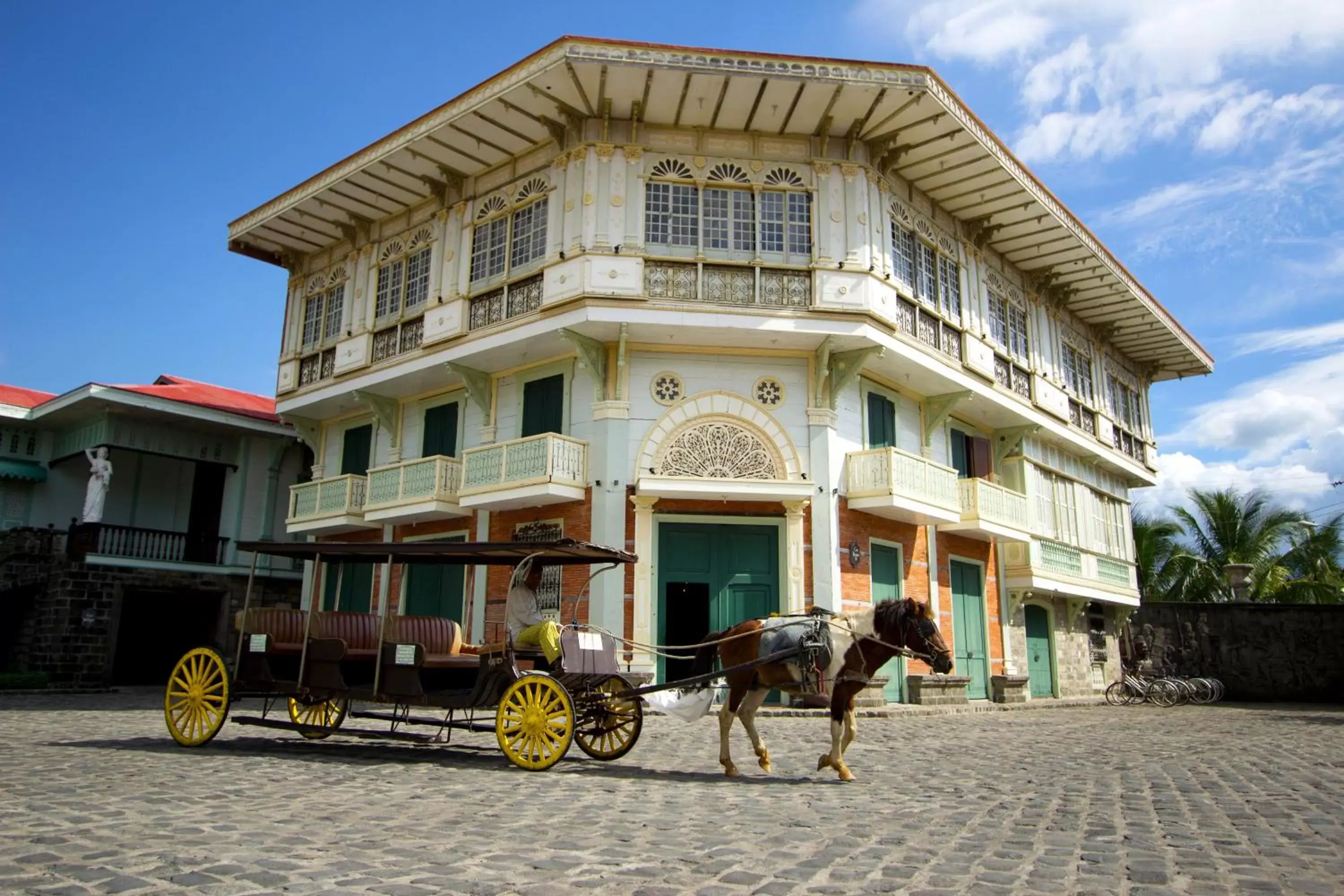 Casa Byzantina in Las Casas Filipinas de Acuzar Casa Byzantina in Las Casas Filipinas de Acuzar