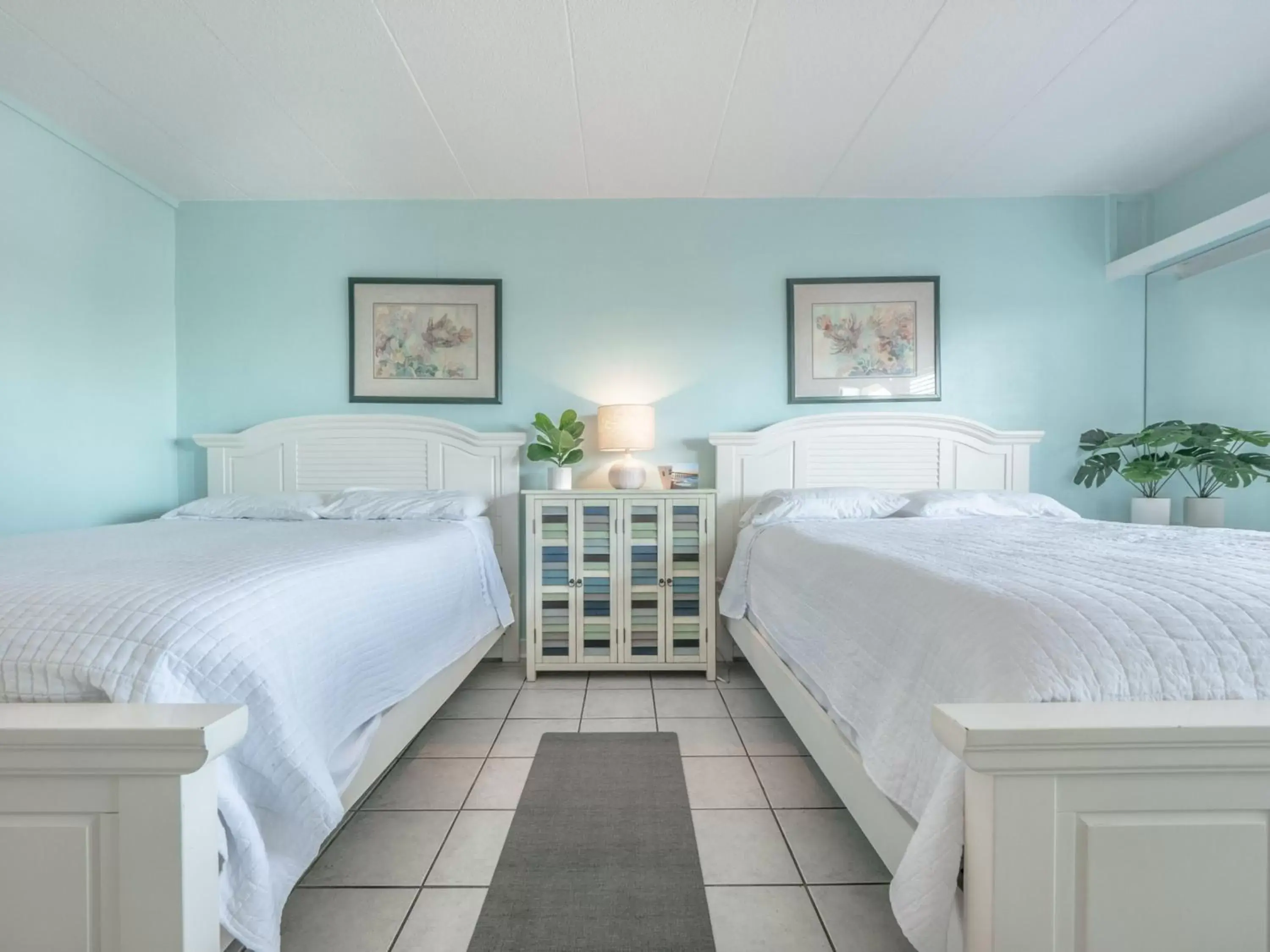 Deluxe Queen Studio in The Waterway Pet Friendly by Carolina Retreats Deluxe Queen Studio in The Waterway Pet Friendly by Carolina Retreats