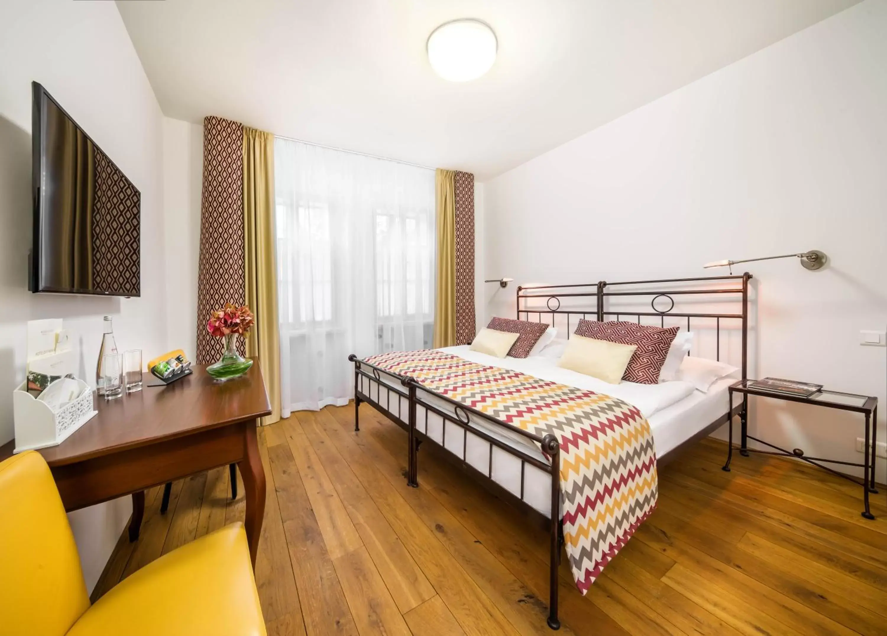 Superior Twin Room in Bellevue Hotel Benešov Superior Twin Room in Bellevue Hotel Benešov