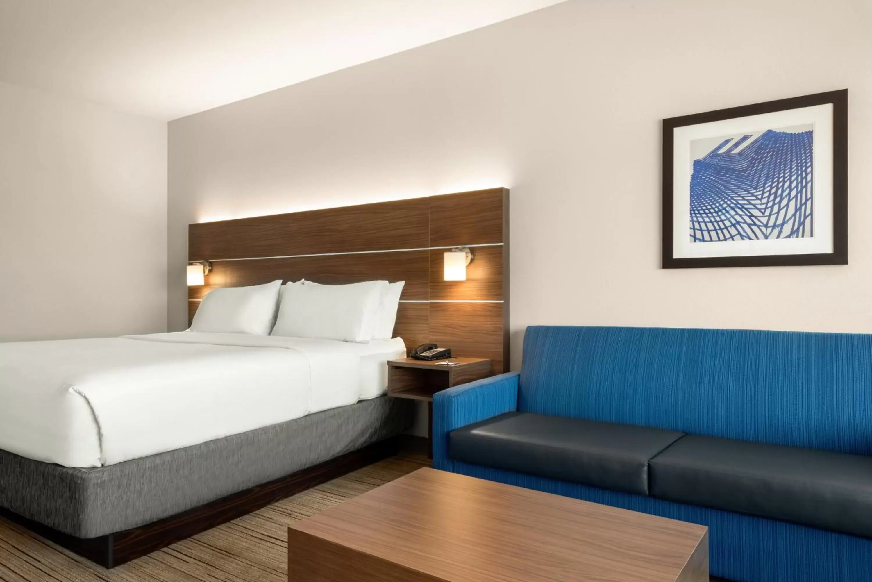 Suite - Hearing Accessible - Non-Smoking in Holiday Inn Express & Suites - West Des Moines - Jordan Creek, an IHG Hotel Suite - Hearing Accessible - Non-Smoking in Holiday Inn Express & Suites - West Des Moines - Jordan Creek, an IHG Hotel