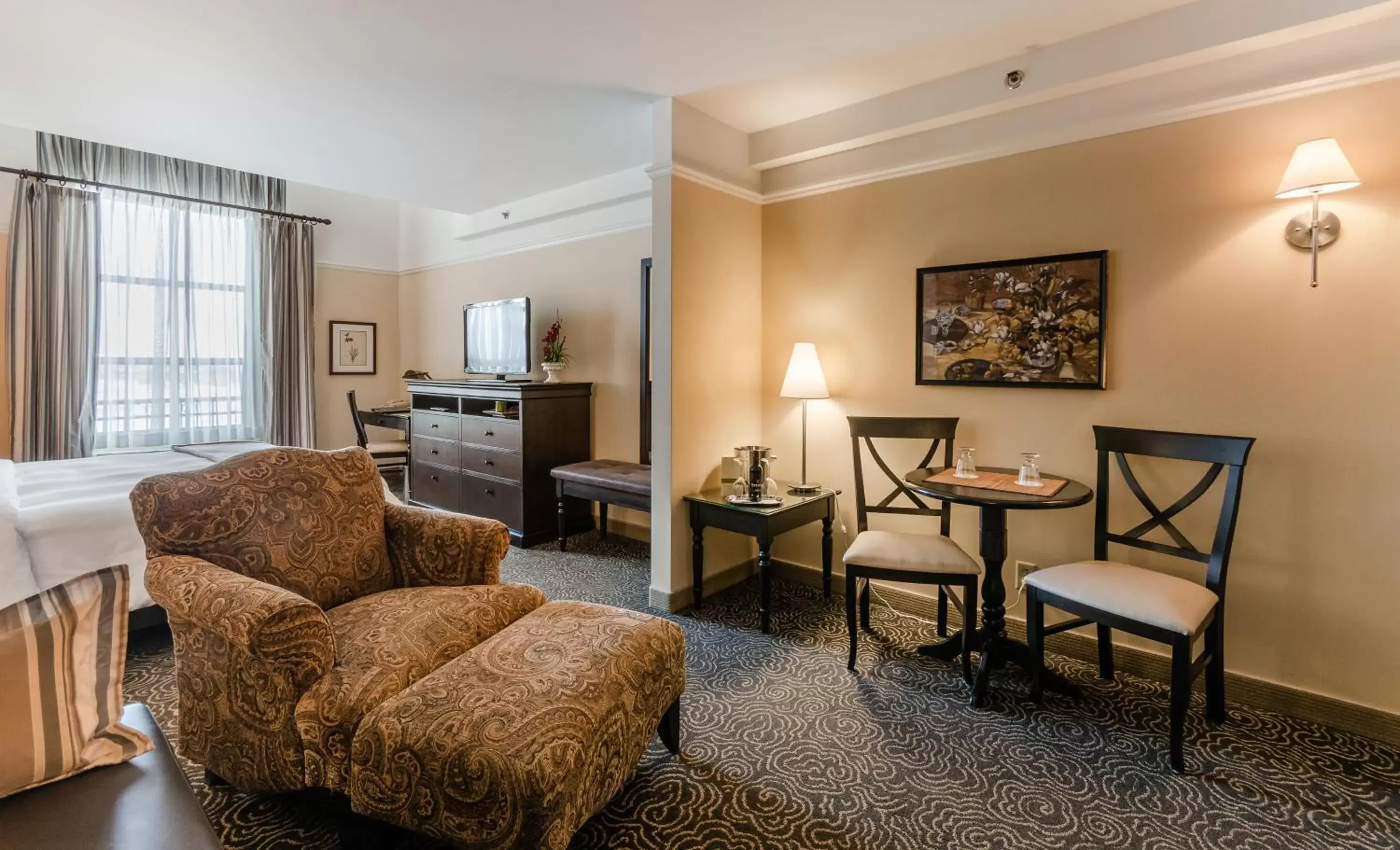 Superior Room in Le St-Martin Hotel & Suites Superior Room in Le St-Martin Hotel & Suites