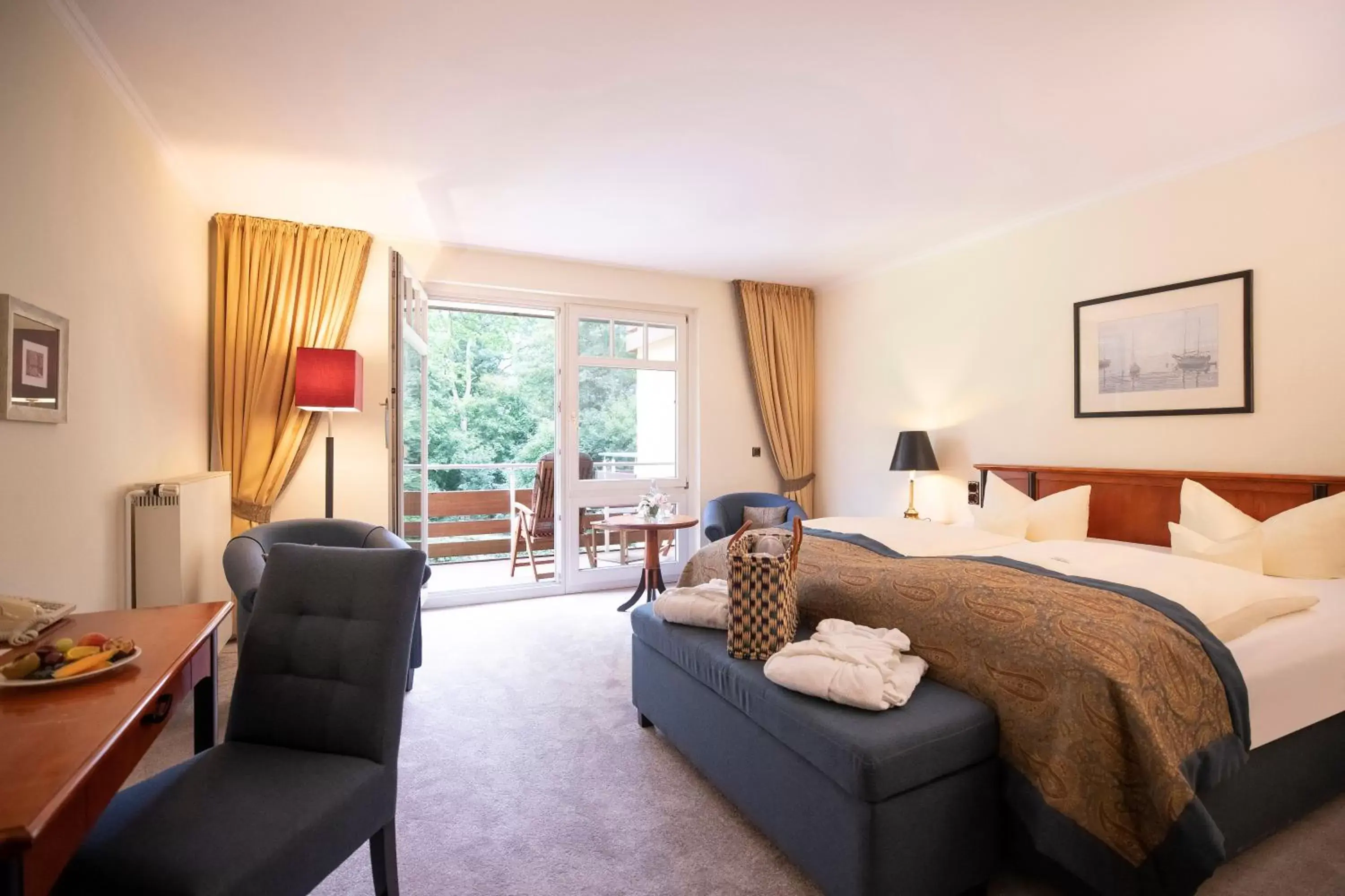 Doppelzimmer zur Einzelnutzung - zur Seeseite in Kurhaus am Inselsee Doppelzimmer zur Einzelnutzung - zur Seeseite in Kurhaus am Inselsee