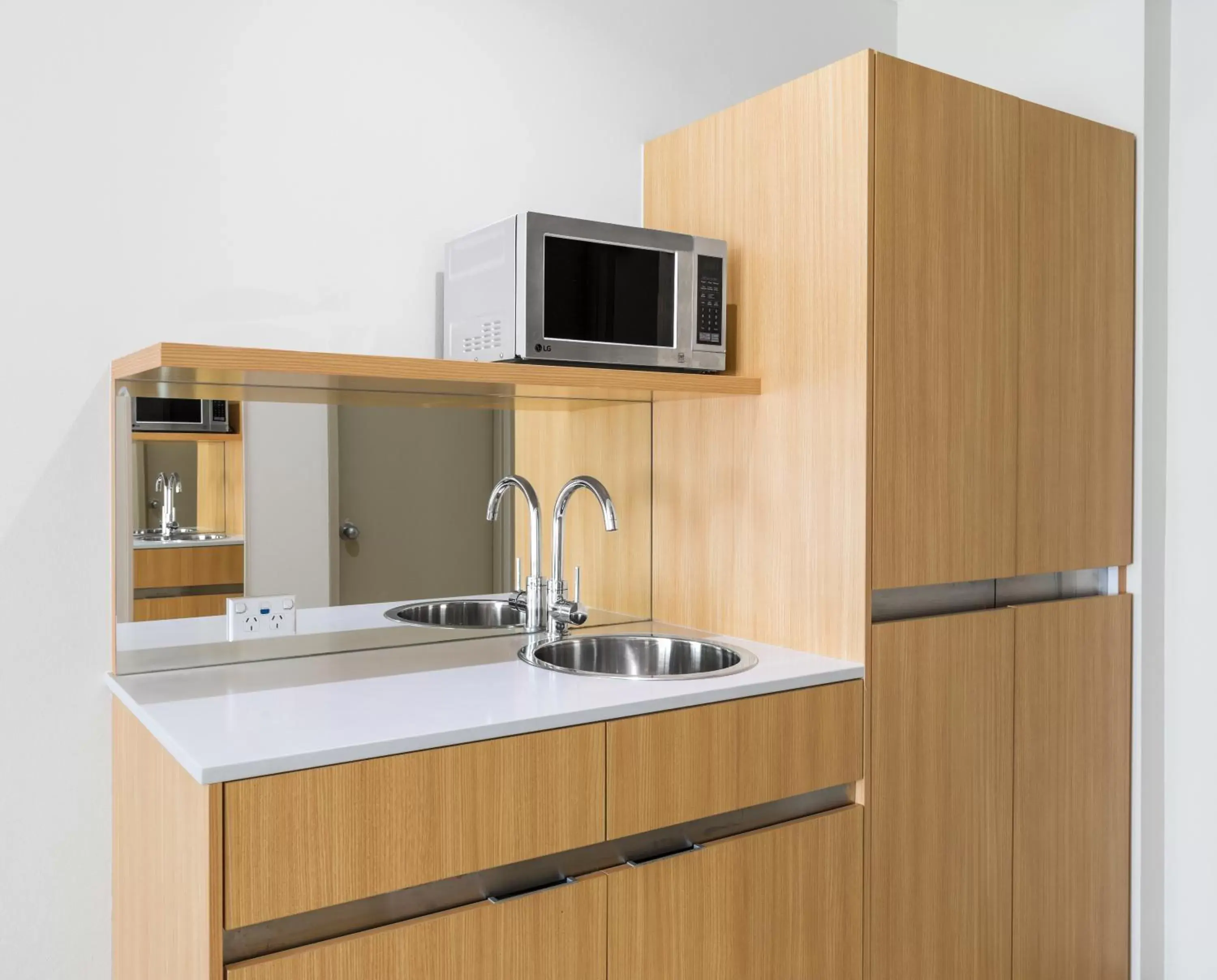 Superior Queen Room in Mercure Sydney Blacktown Superior Queen Room in Mercure Sydney Blacktown