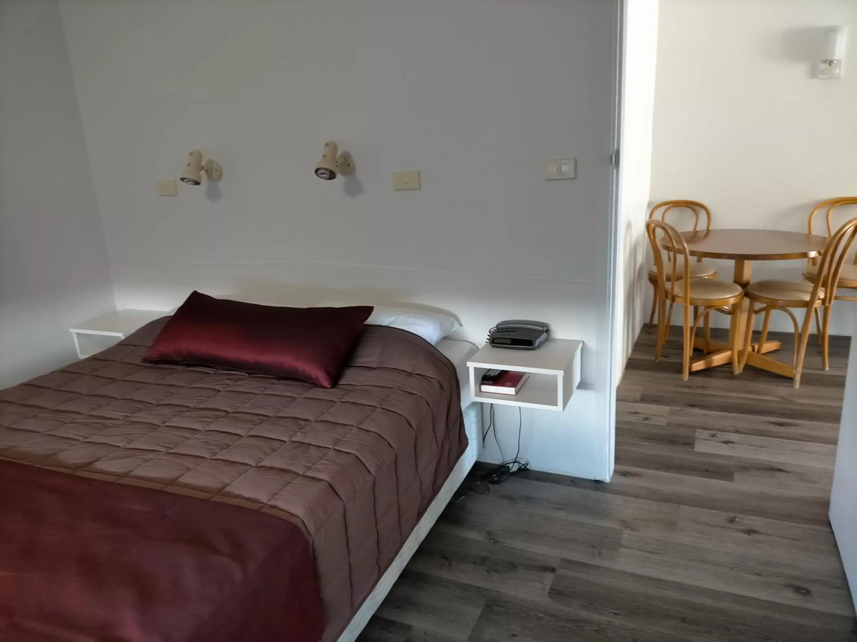 Family Suite - single occupancy in Country Motor Inn Family Suite - single occupancy in Country Motor Inn